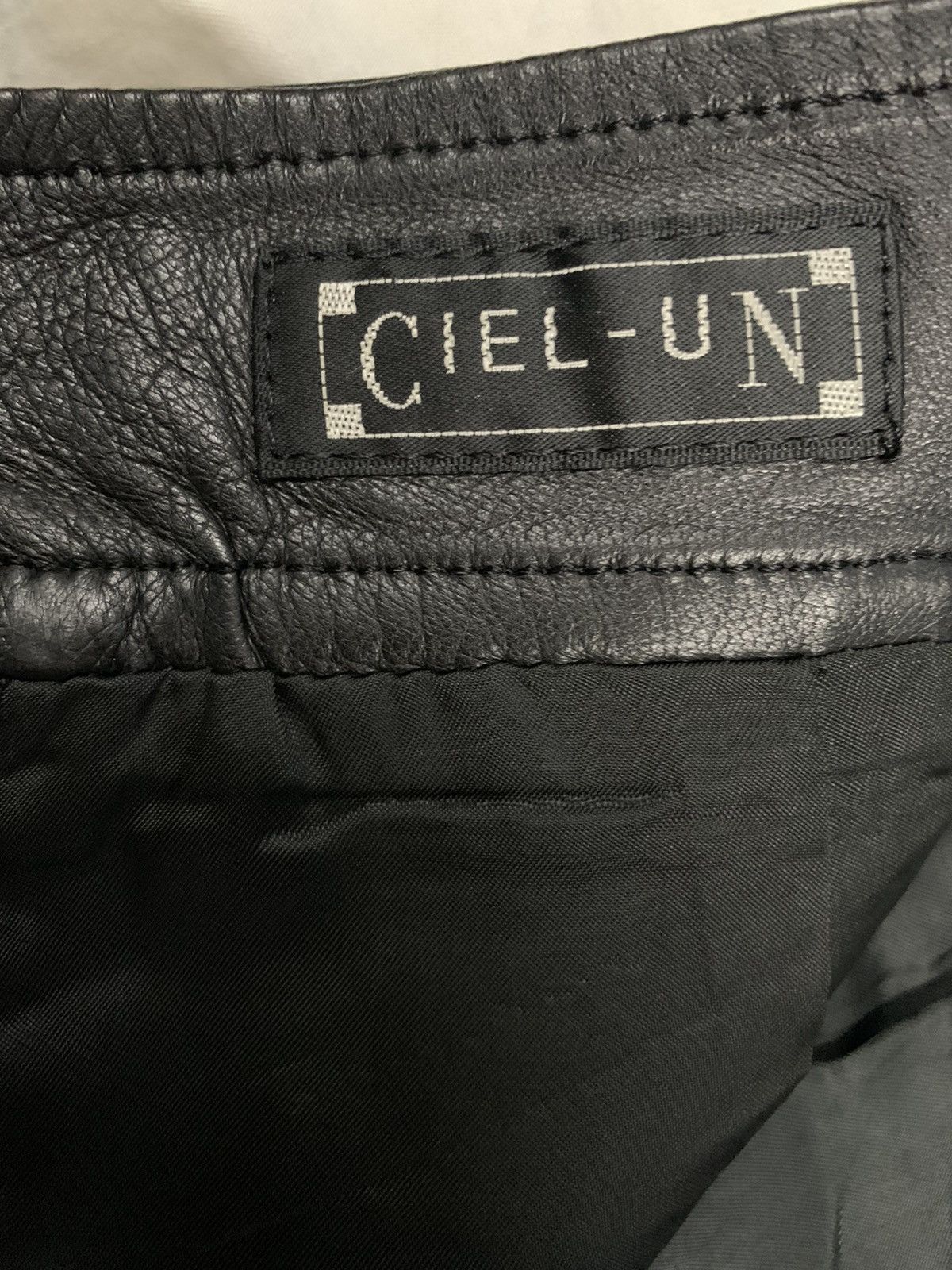 Japanese Brand Japanese Brand CIEL-UN Sheepskin Leather Pencil Mini Skirt Size 27" / US 4 / IT 40 - 15 Thumbnail