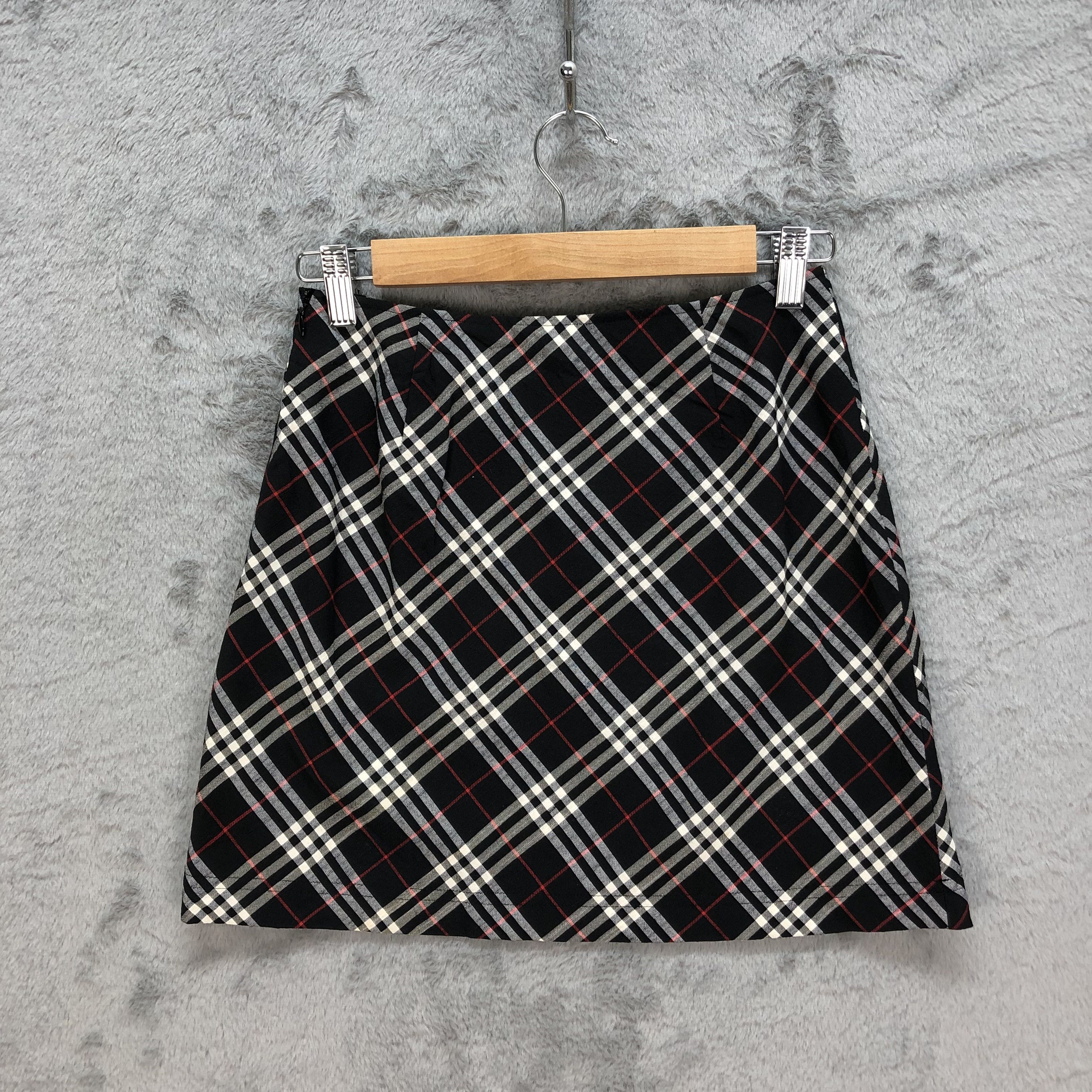 Burberry BURBERRY LONDON BLUE LABEL MINI SKIRTS #6077-216 Size 26" / US 2 / IT 38 - 4 Thumbnail
