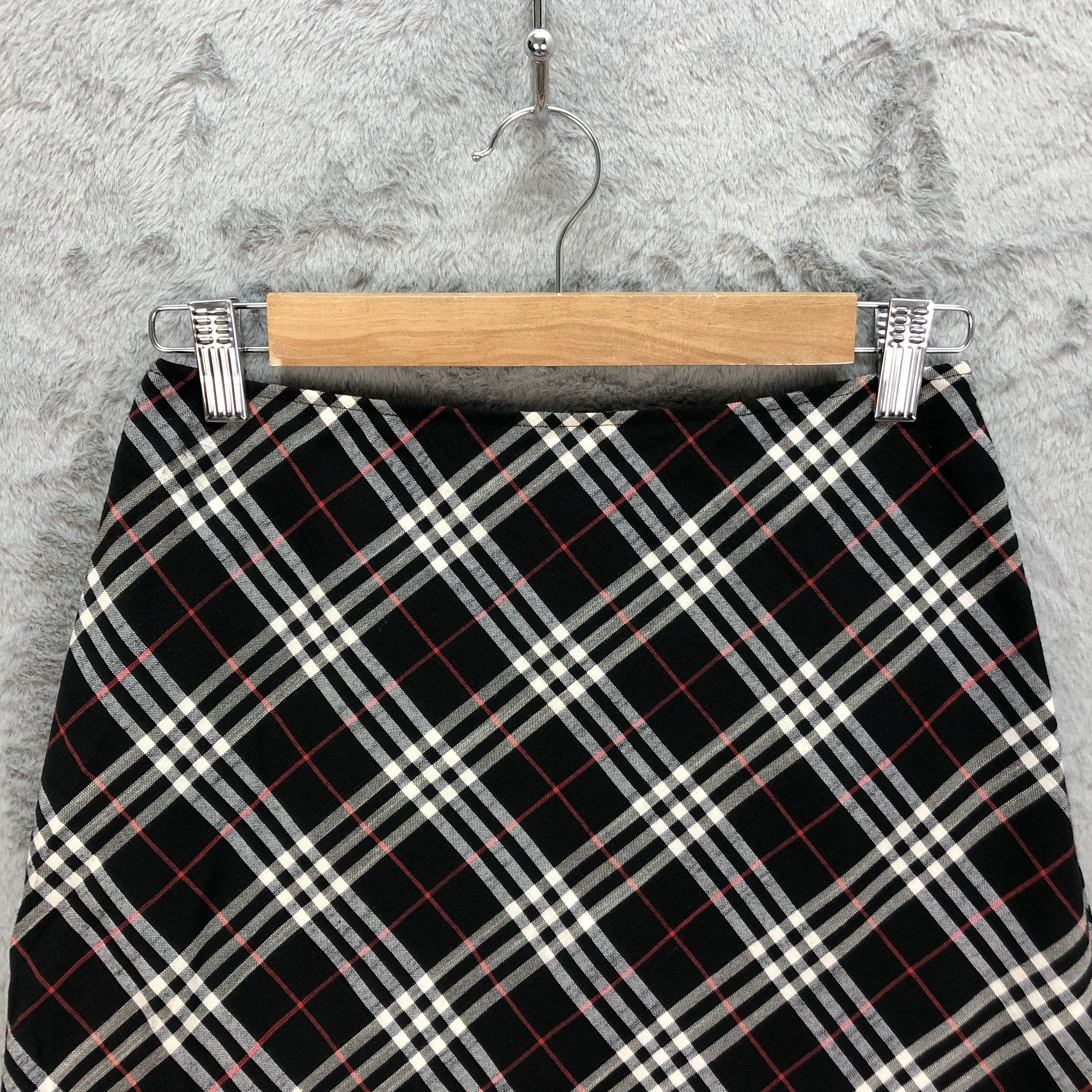 Burberry BURBERRY LONDON BLUE LABEL MINI SKIRTS #6077-216 Size 26" / US 2 / IT 38 - 2 Thumbnail