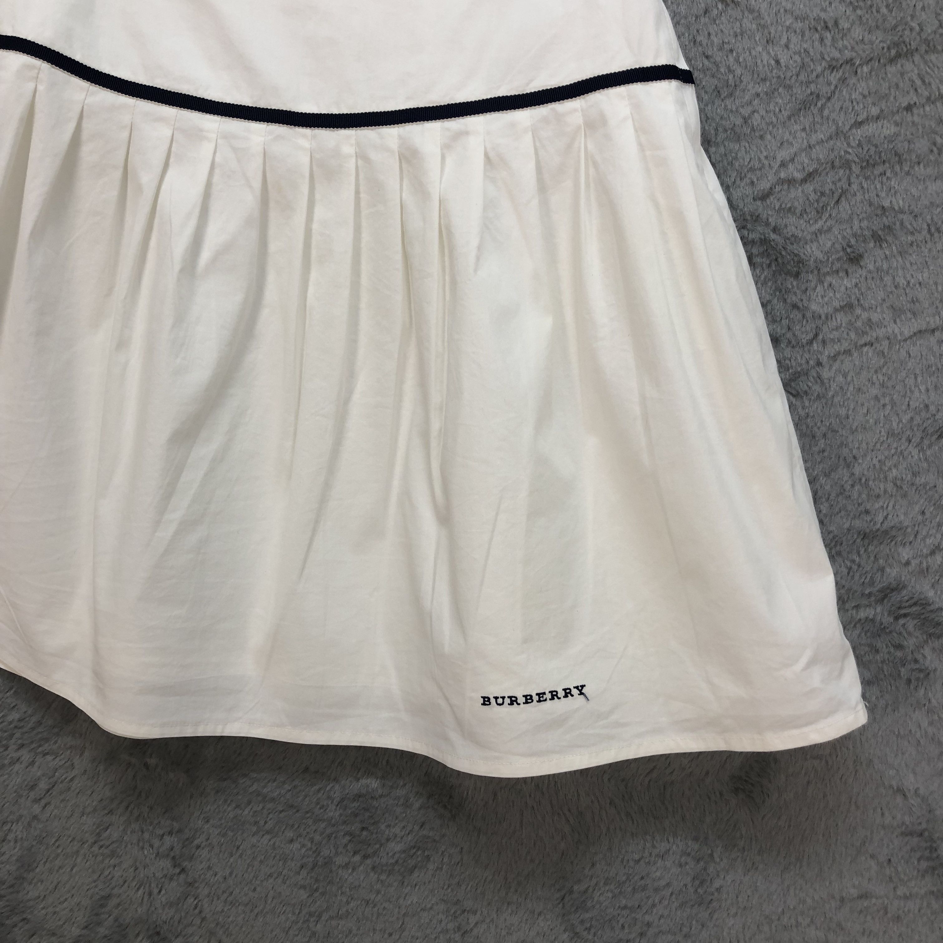 Burberry BURBERRY LONDON DRAWSTRING WHITE MINI SKIRTS #6080-216 Size 24" / US 00 / IT 34 - 3 Thumbnail
