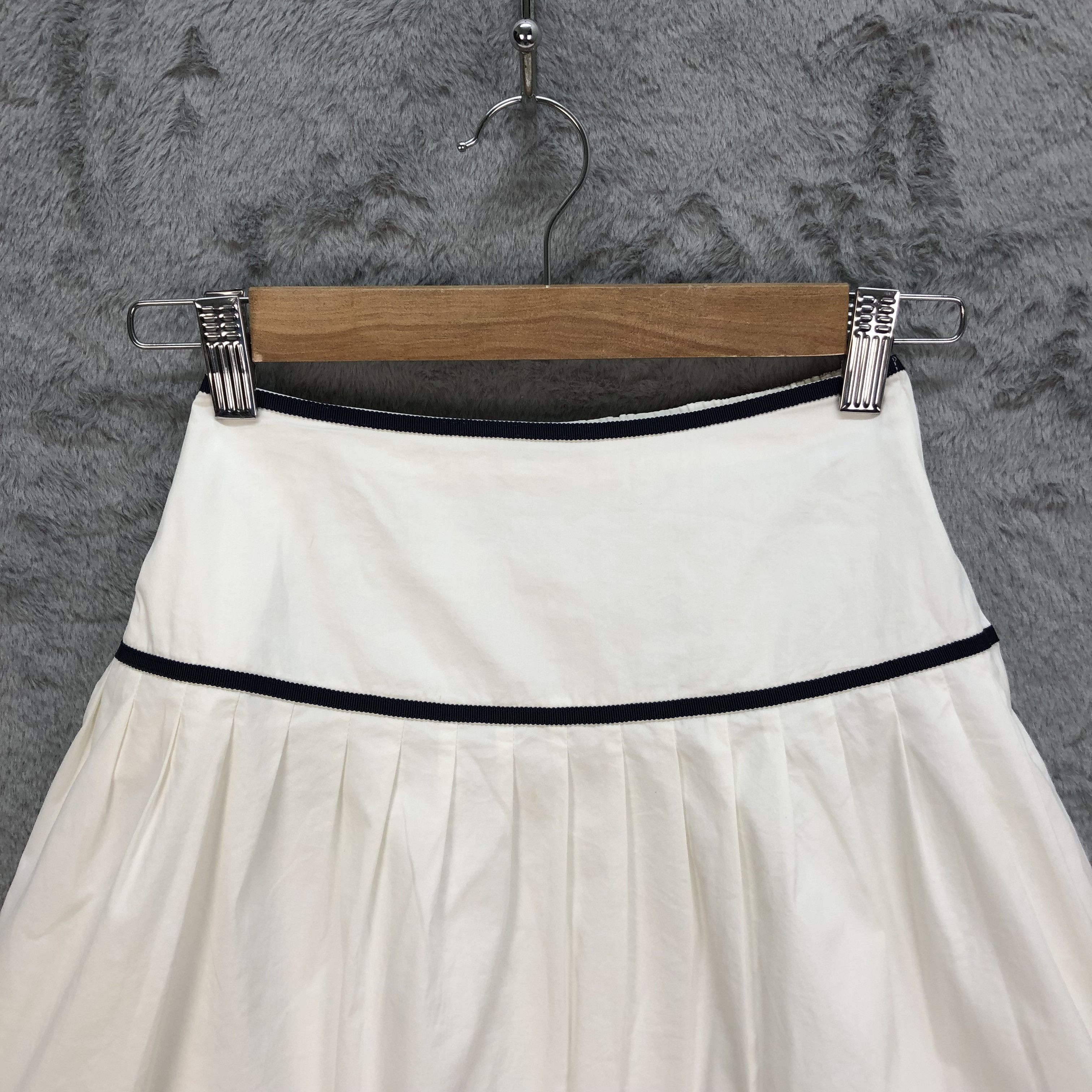 Burberry BURBERRY LONDON DRAWSTRING WHITE MINI SKIRTS #6080-216 Size 24" / US 00 / IT 34 - 2 Thumbnail