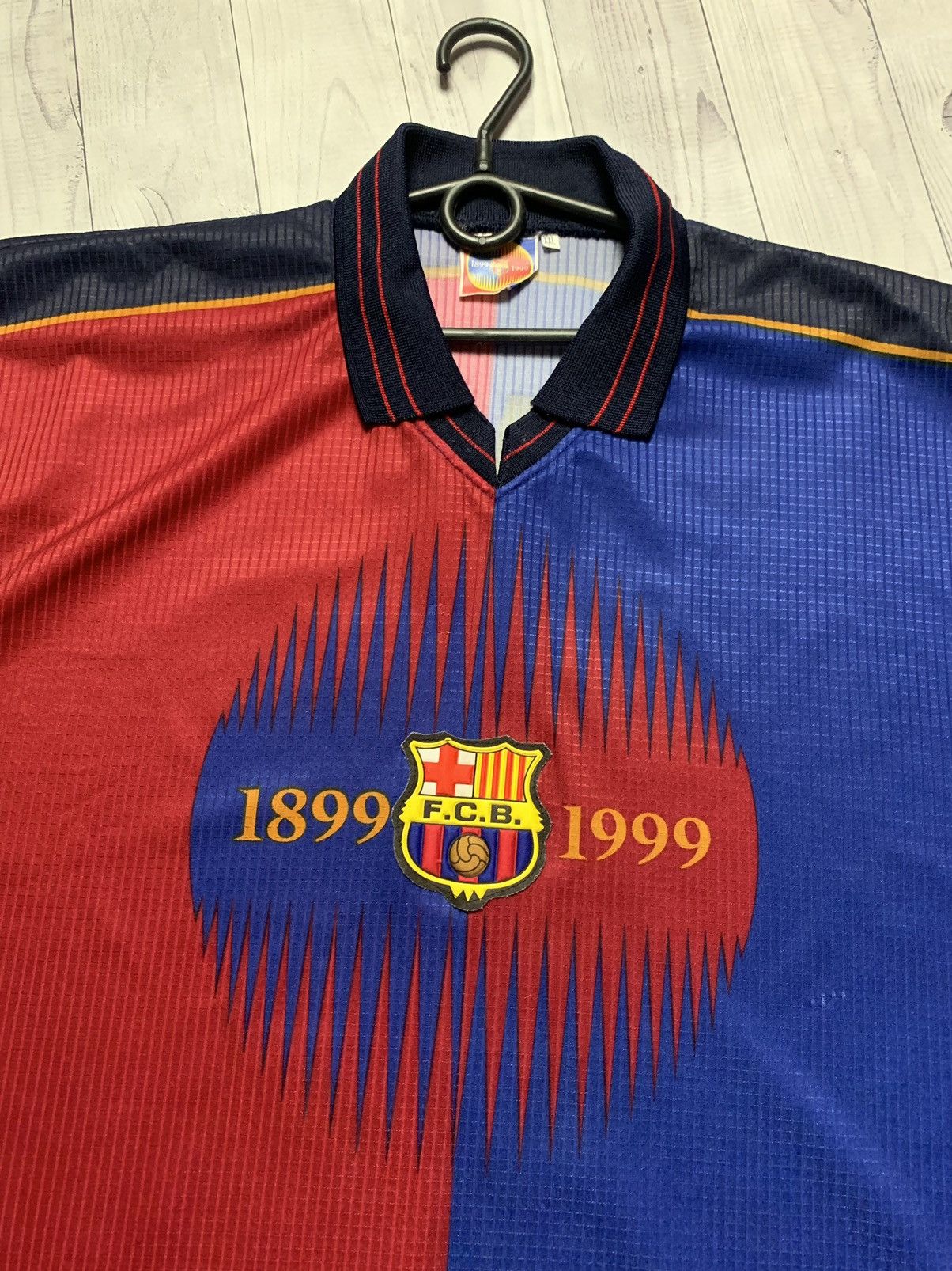 Vintage Vintage Barcelona soccer jersey 11 Rivaldo size XXL Size US XXL / EU 58 / 5 - 5 Thumbnail
