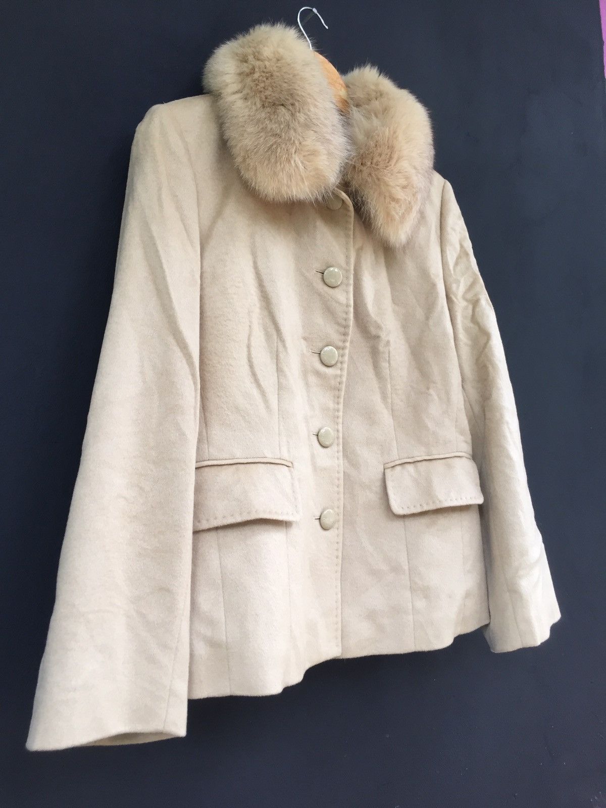 Balmain BALMAIN PARIS BUTTON DOWN DETACHABLE FUR(WOMEN) Size US M / EU 48-50 / 2 - 3 Thumbnail
