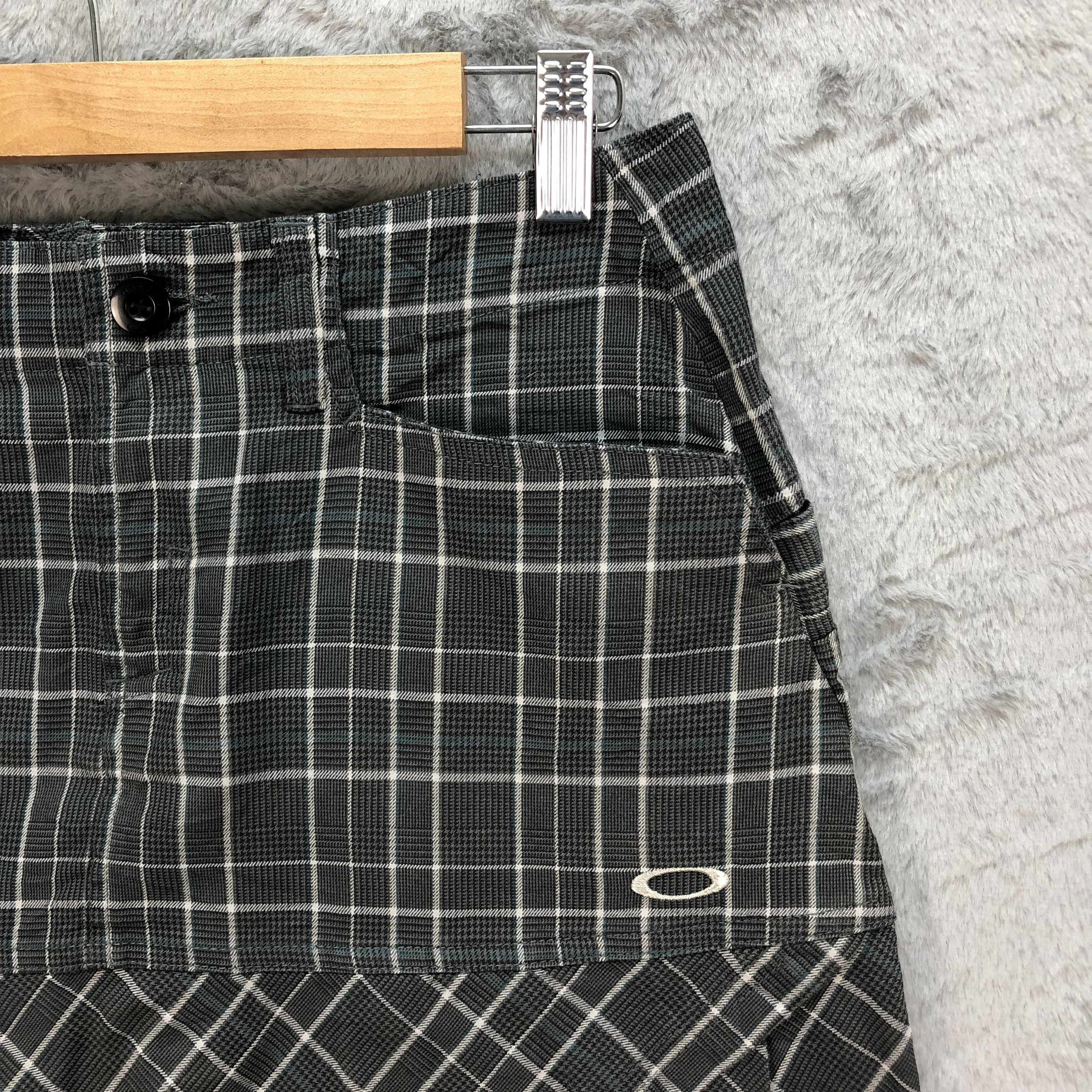 Oakley OAKLEY PLAID / CHECKED MINI SKIRTS #6076-216 Size 29" - 4 Thumbnail