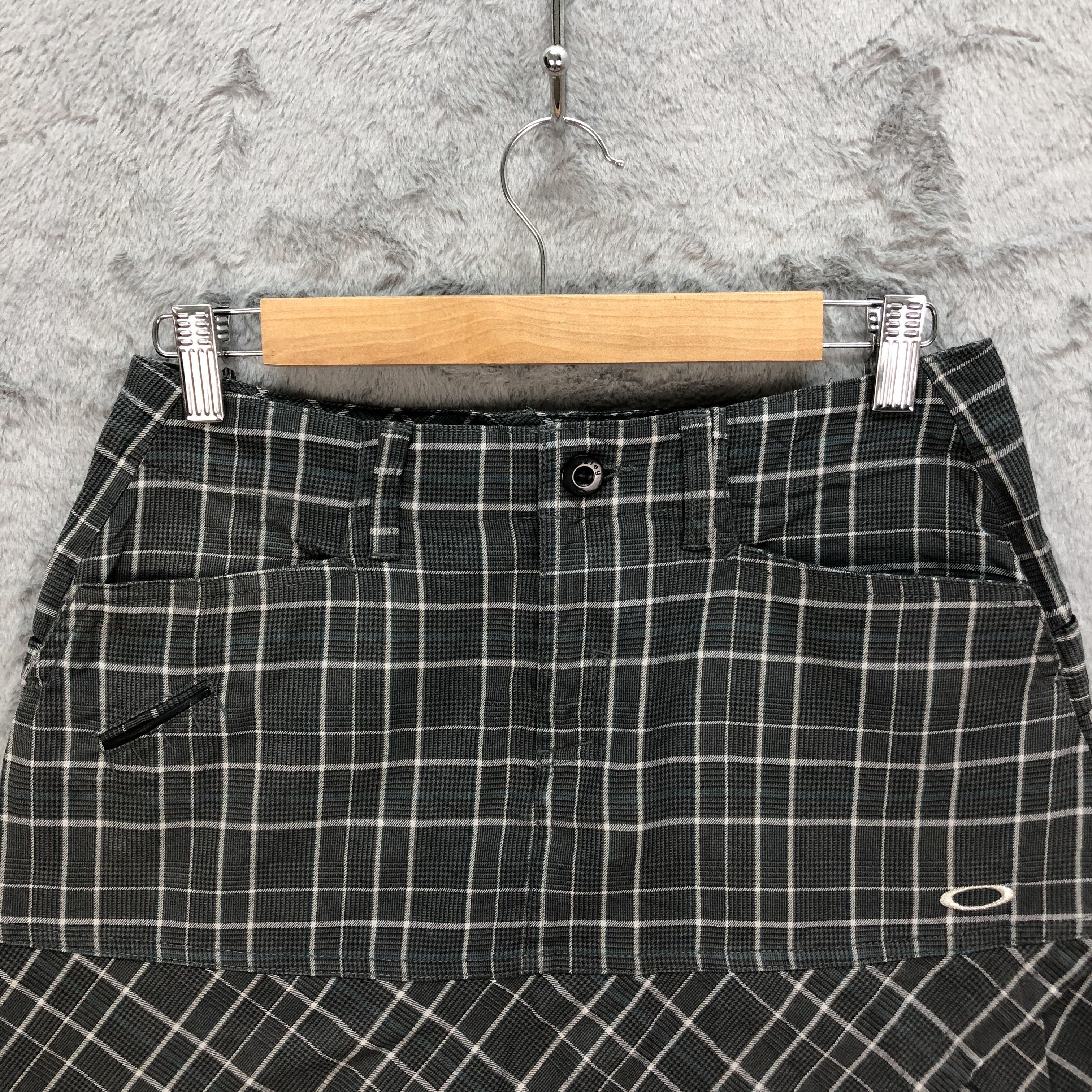 Oakley OAKLEY PLAID / CHECKED MINI SKIRTS #6076-216 Size 29" - 2 Thumbnail