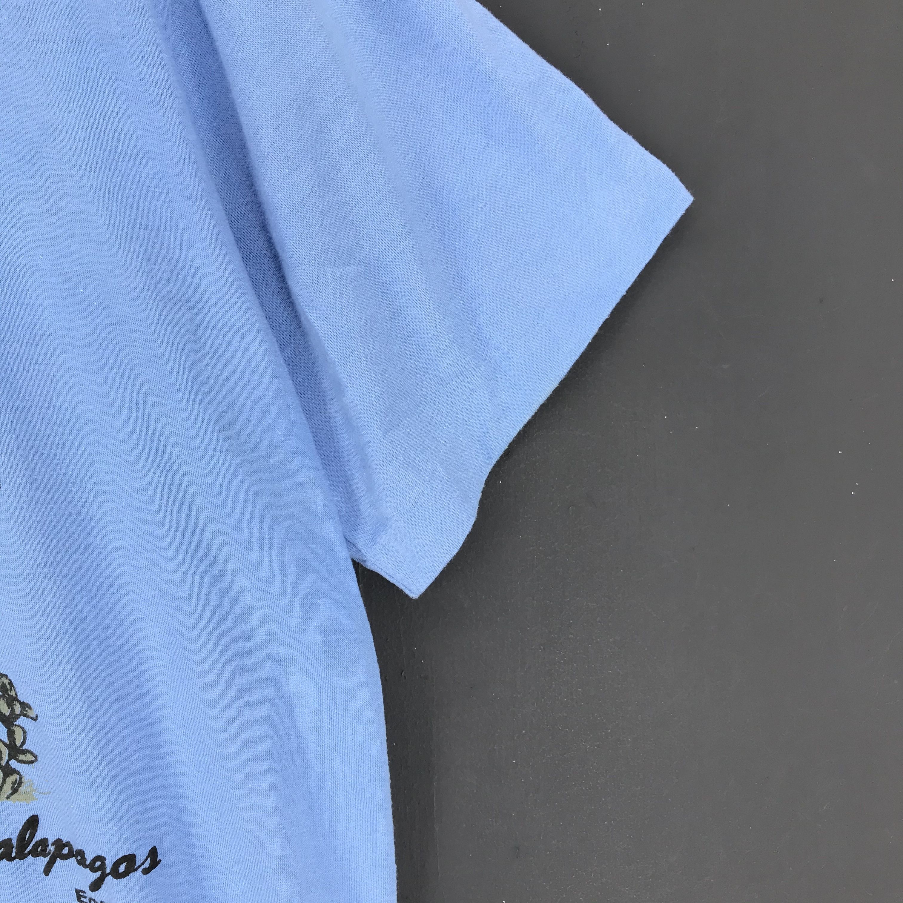 Other Old Turtle Galapagos Ecuador Paperthin Tees #1632-65 Size US L / EU 52-54 / 3 - 5 Thumbnail