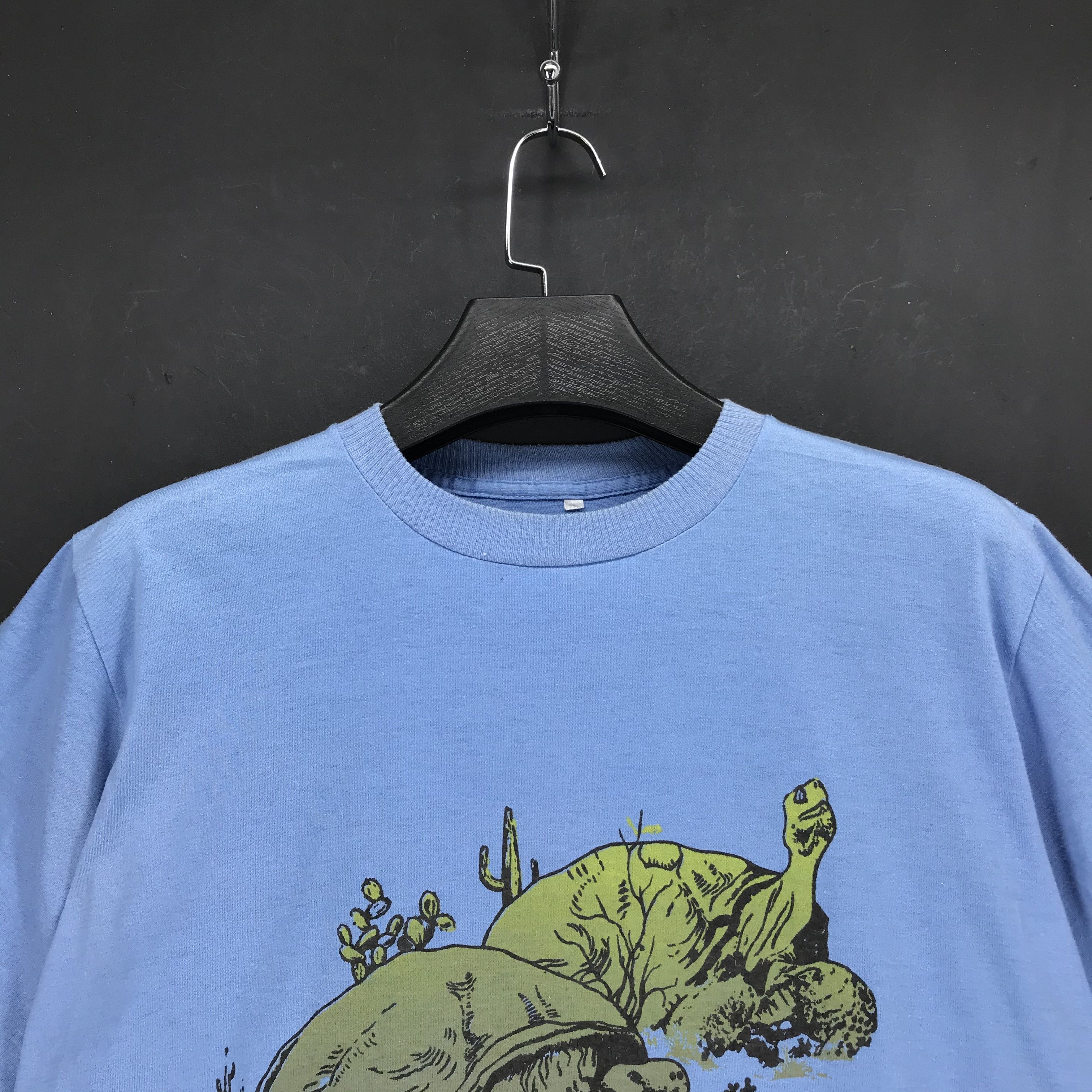 Other Old Turtle Galapagos Ecuador Paperthin Tees #1632-65 Size US L / EU 52-54 / 3 - 2 Thumbnail