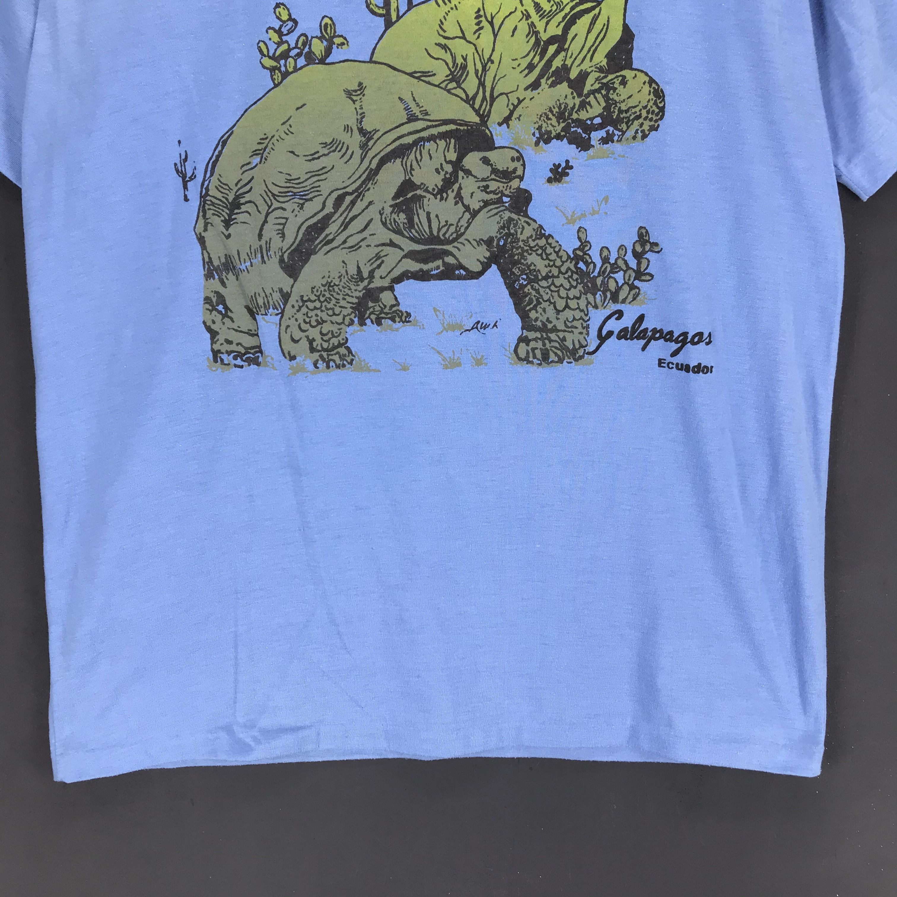 Other Old Turtle Galapagos Ecuador Paperthin Tees #1632-65 Size US L / EU 52-54 / 3 - 4 Thumbnail