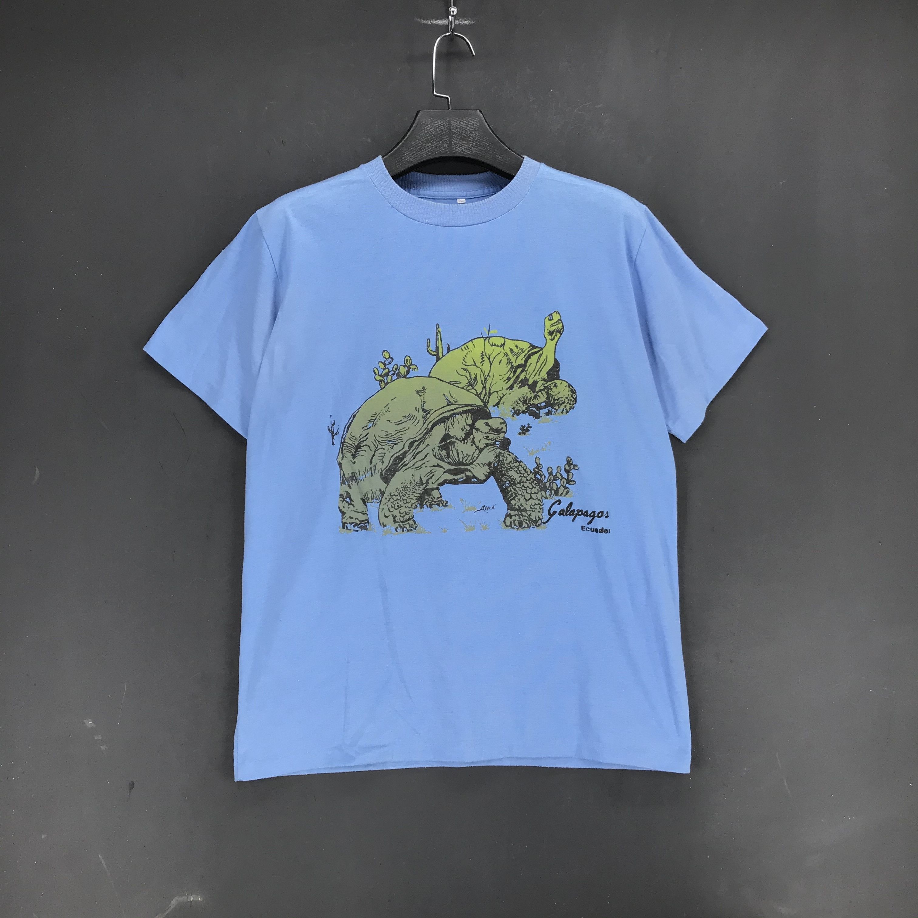 Other Old Turtle Galapagos Ecuador Paperthin Tees #1632-65 Size US L / EU 52-54 / 3 - 1 Thumbnail