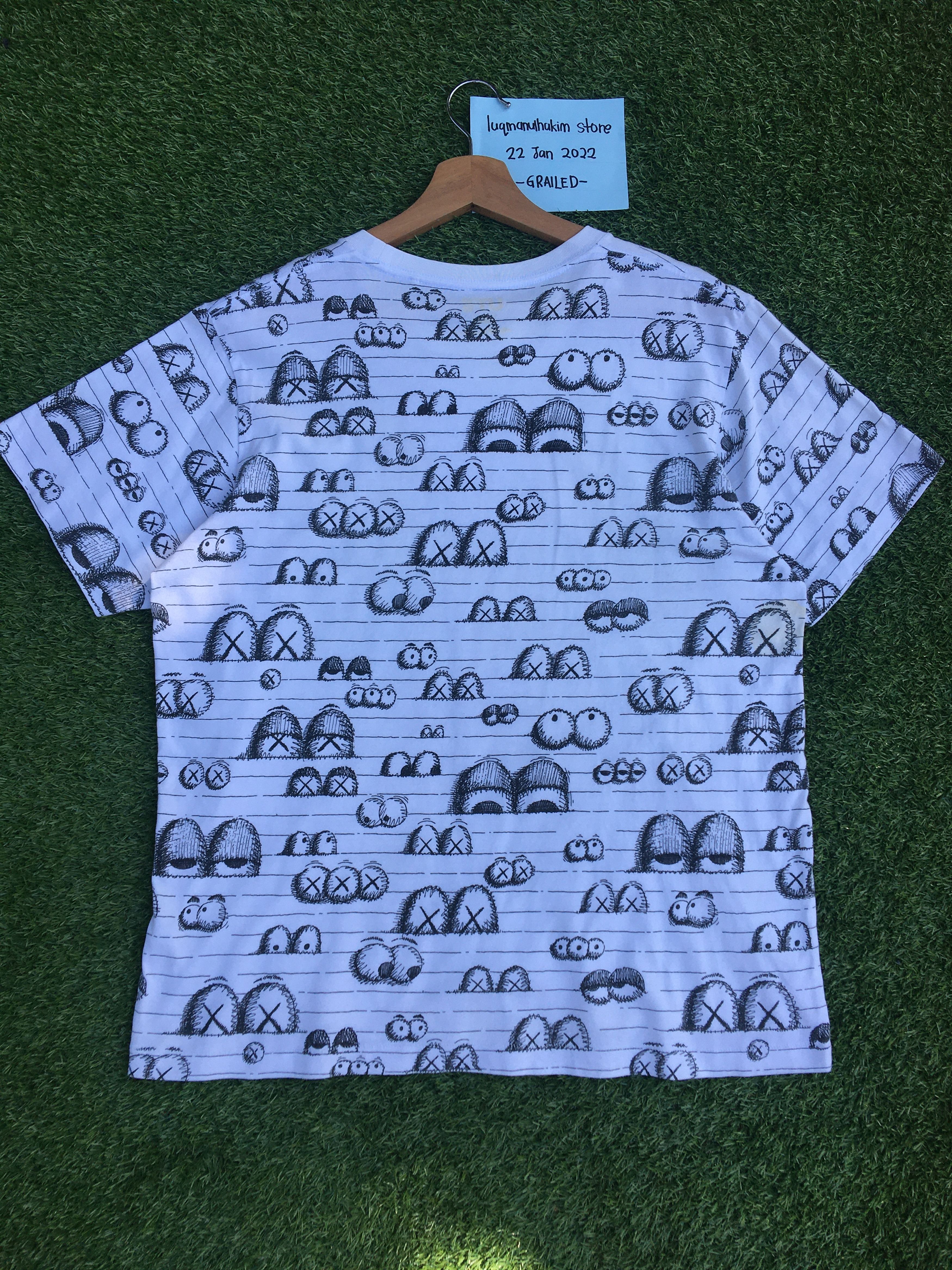 Kaws × Uniqlo Rare Uniqlo x KAWS Graphic Logo Tshirt Size US L / EU 52-54 / 3 - 9 Thumbnail