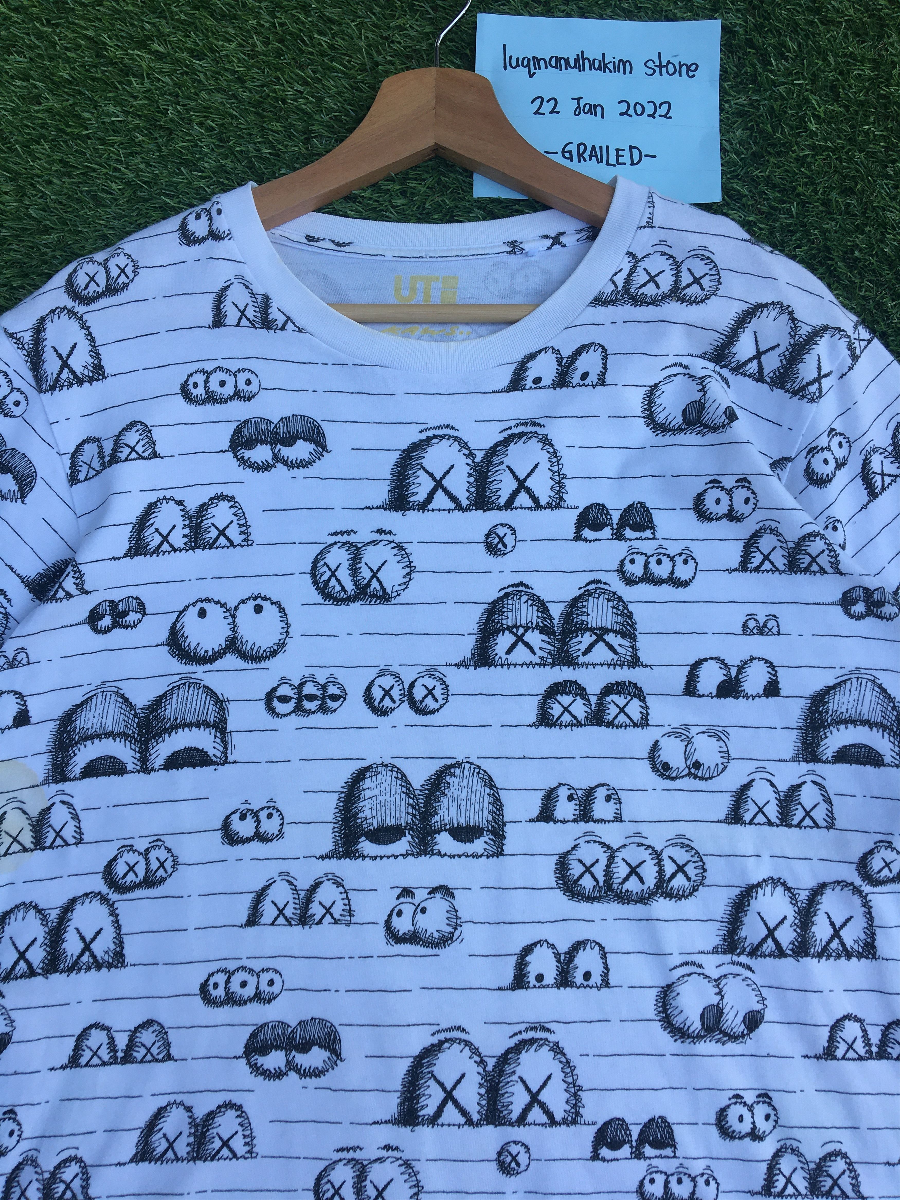 Kaws × Uniqlo Rare Uniqlo x KAWS Graphic Logo Tshirt Size US L / EU 52-54 / 3 - 4 Thumbnail