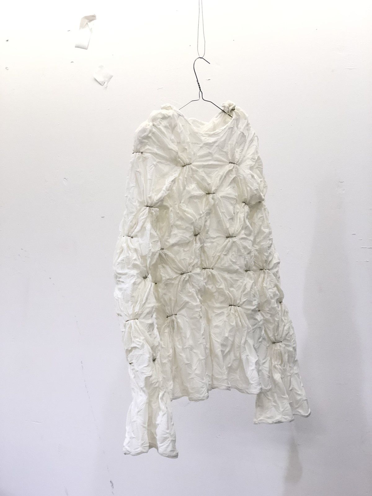 Other Waxed smocked textured white romantic blouse Size US S / EU 44-46 / 1 - 11 Thumbnail