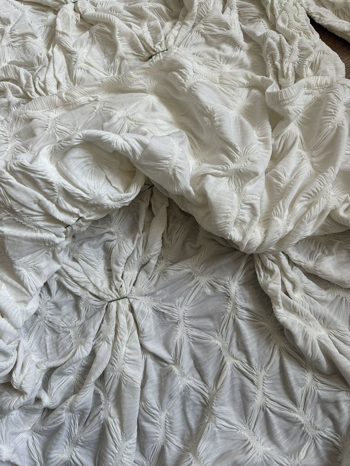 Other Waxed smocked textured white romantic blouse Size US S / EU 44-46 / 1 - 15 Thumbnail