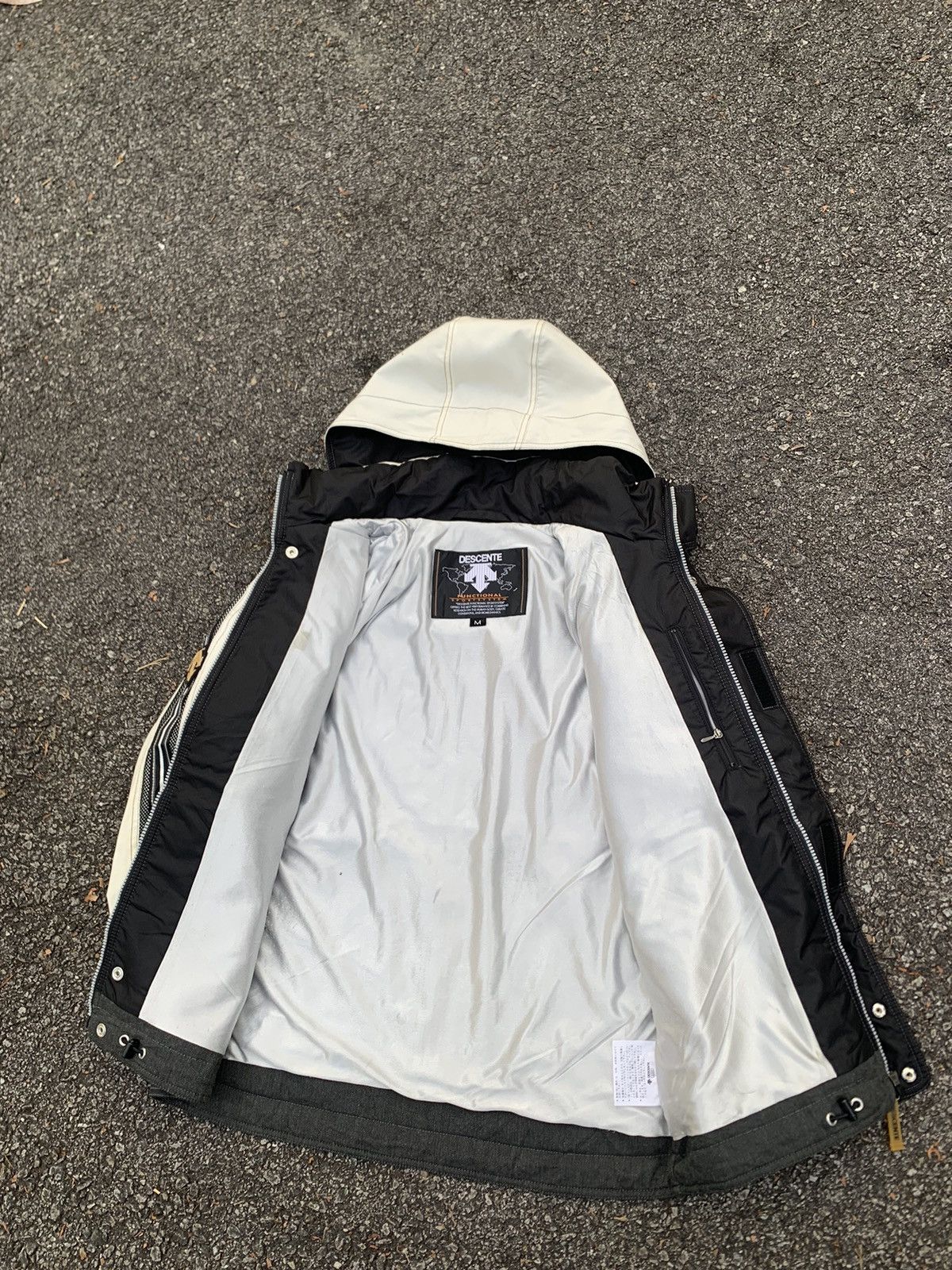 Japanese Brand 🎿⛷️DESCENTE JAPAN SKI JACKET Size US L / EU 52-54 / 3 - 9 Thumbnail
