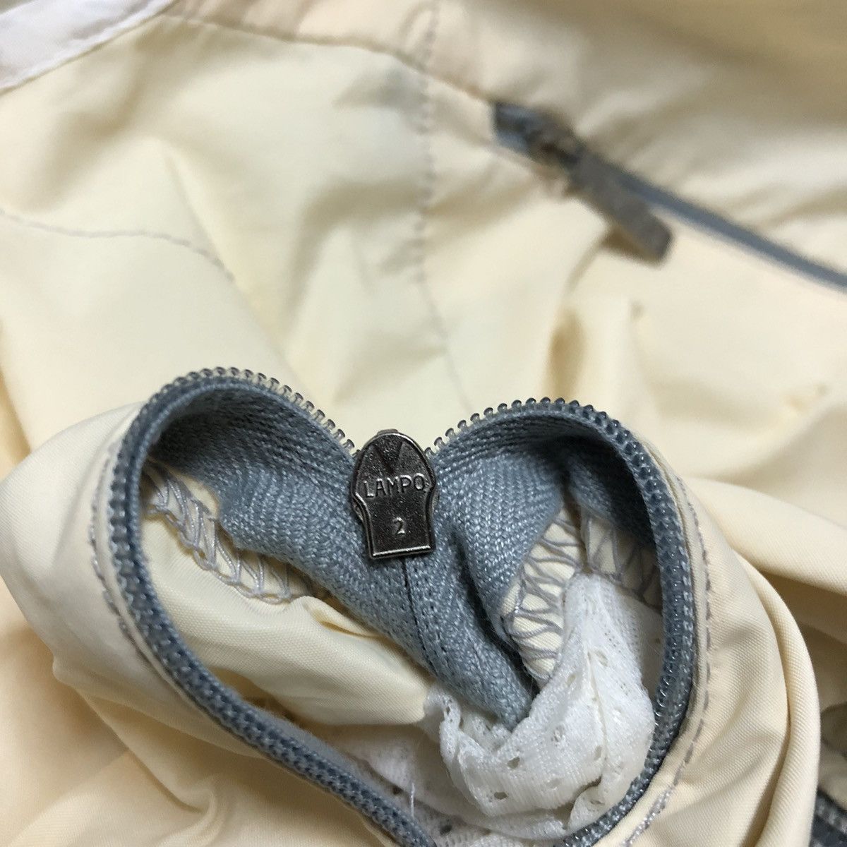 Versace Jeans Couture Vintage Versace Jean Couture Light Nylon Vest Size US M / EU 48-50 / 2 - 9 Thumbnail