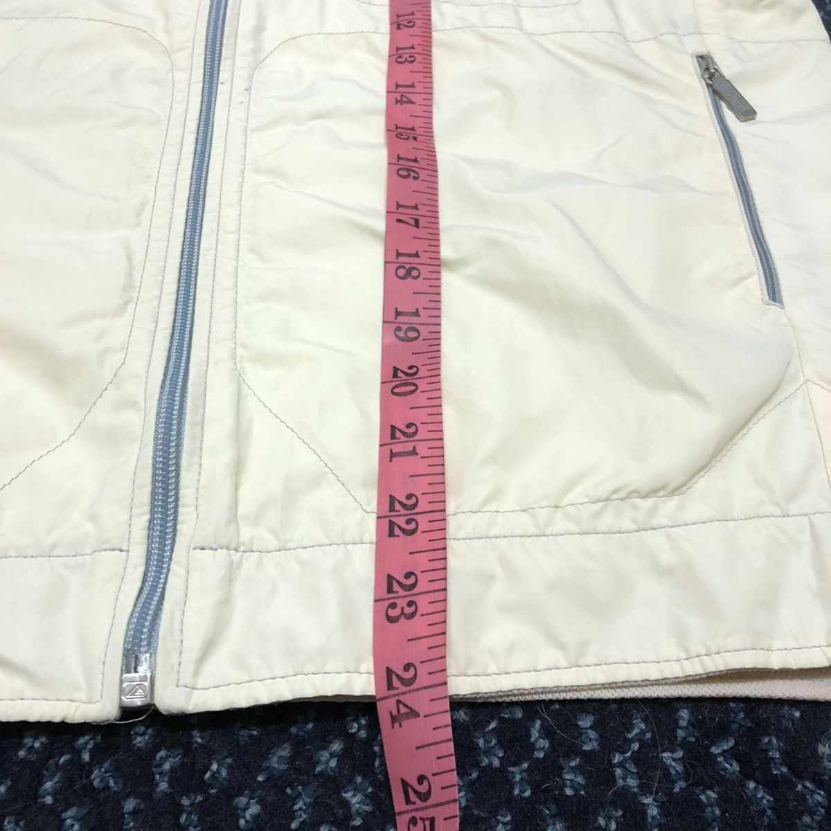 Versace Jeans Couture Vintage Versace Jean Couture Light Nylon Vest Size US M / EU 48-50 / 2 - 13 Thumbnail