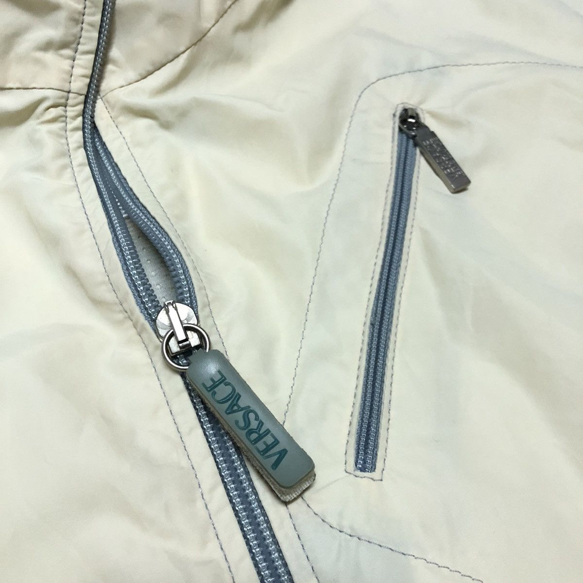 Versace Jeans Couture Vintage Versace Jean Couture Light Nylon Vest Size US M / EU 48-50 / 2 - 6 Thumbnail