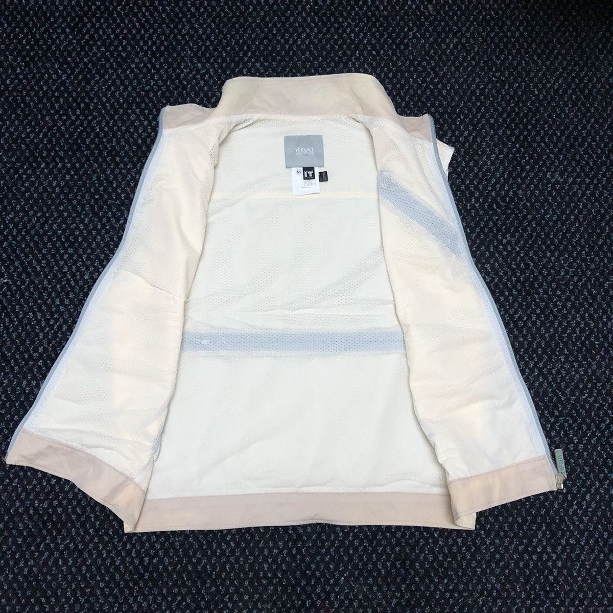 Versace Jeans Couture Vintage Versace Jean Couture Light Nylon Vest Size US M / EU 48-50 / 2 - 4 Thumbnail
