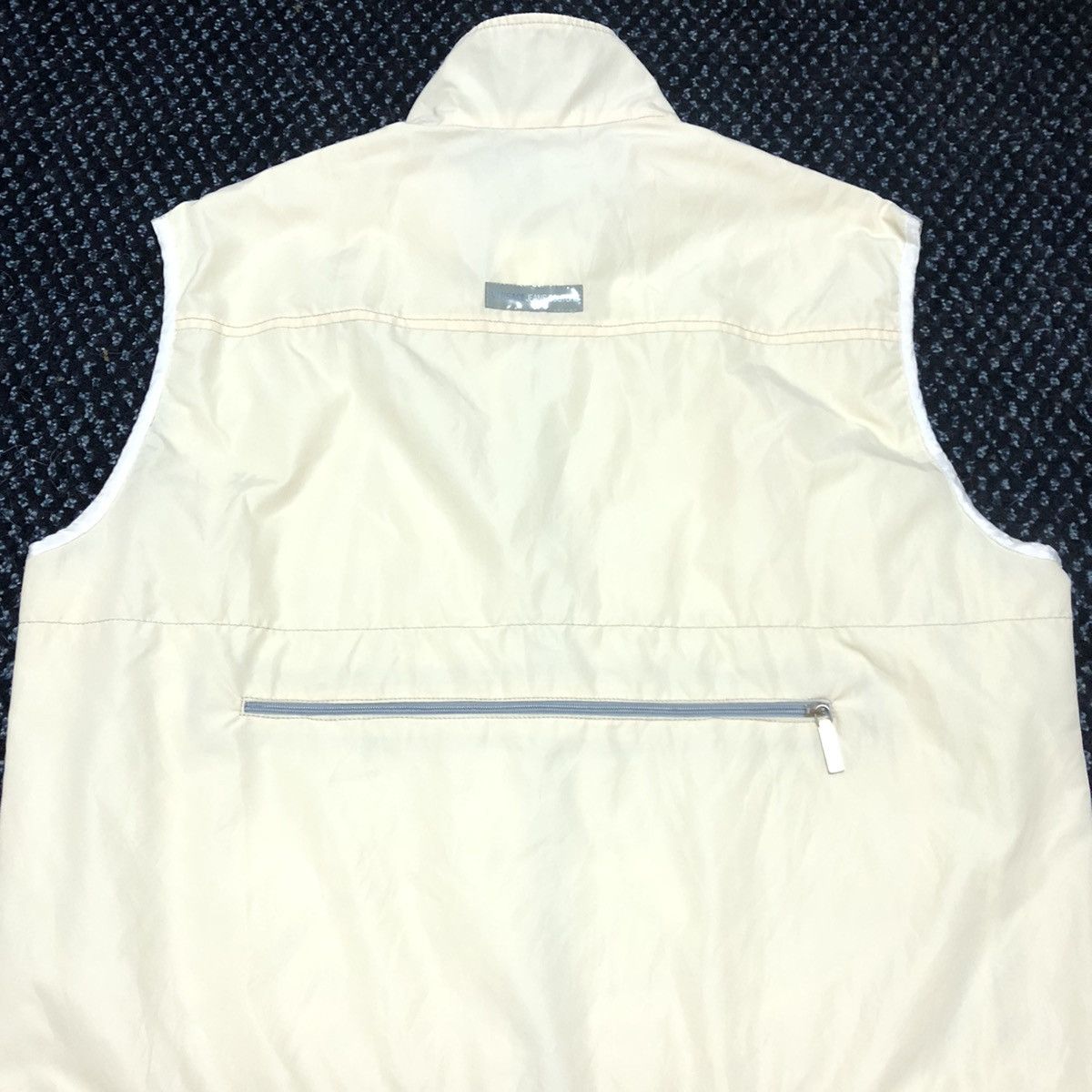 Versace Jeans Couture Vintage Versace Jean Couture Light Nylon Vest Size US M / EU 48-50 / 2 - 15 Thumbnail