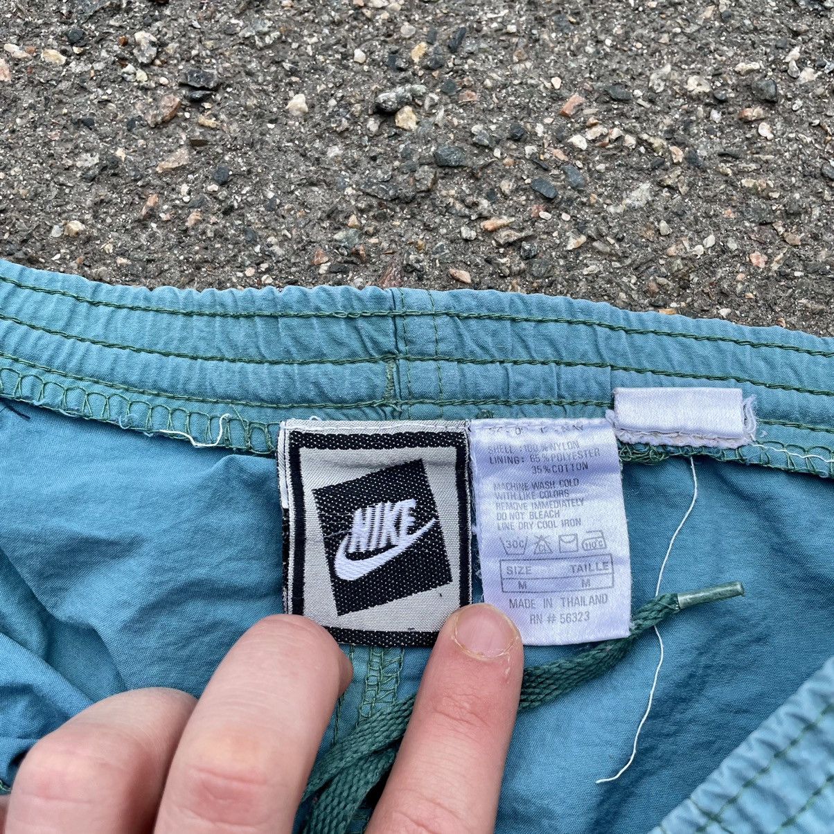 Beauty Beast Vintage Nike shorts streetwear swoosh casual y2k size M Size US 34 / EU 50 - 5 Thumbnail