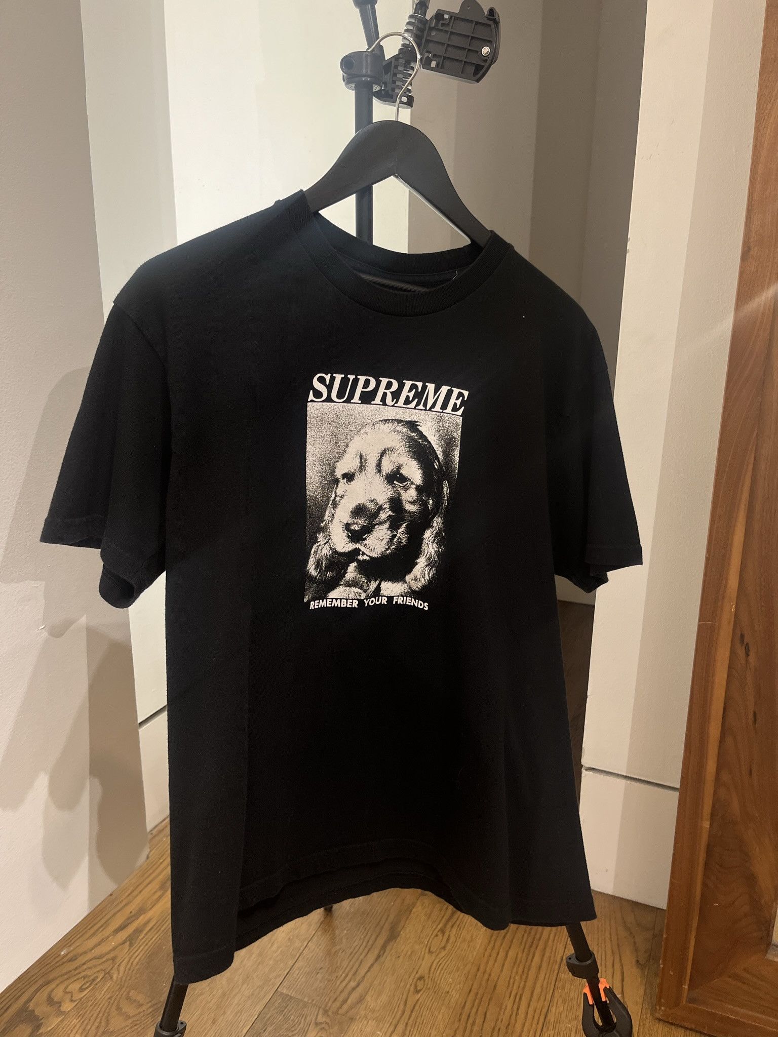 Supreme friends tee black sales