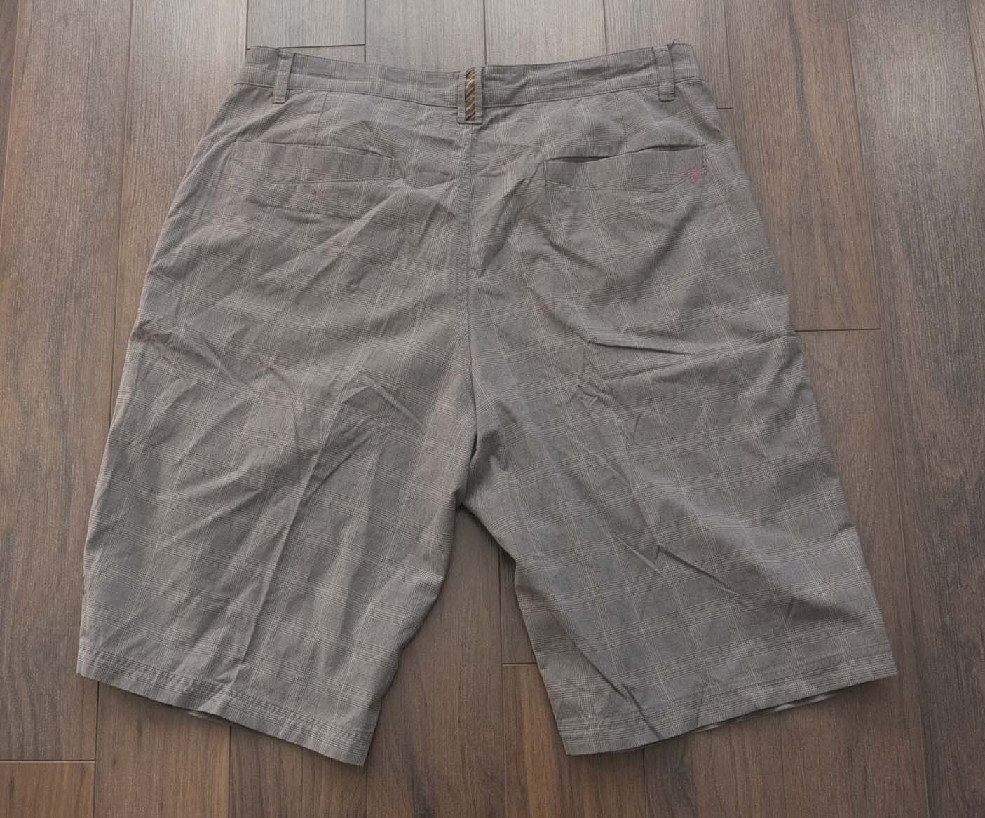 Lululemon Lululemon Shorts Athletica Grey Hiking Size 37 Size US 37 - 3 Thumbnail