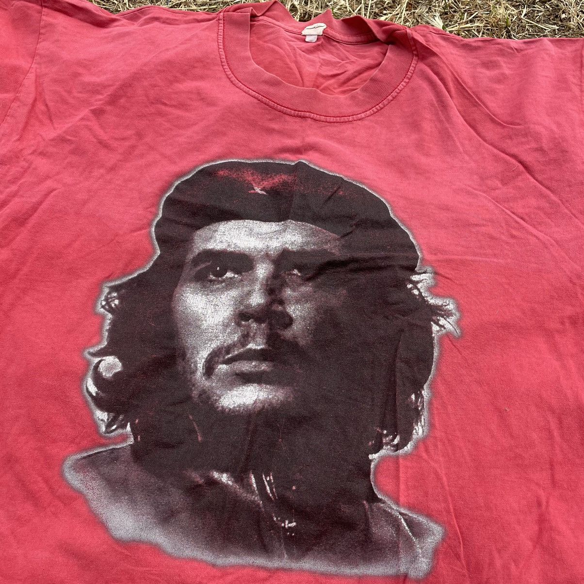 Vintage Vintage 90s Che Guevara Graphic Tee Sun Faded Streetwear XL Size US XL / EU 56 / 4 - 1 Thumbnail