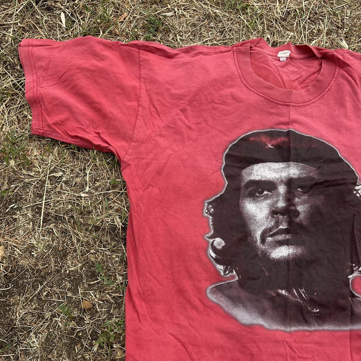 Vintage Vintage 90s Che Guevara Graphic Tee Sun Faded Streetwear XL Size US XL / EU 56 / 4 - 4 Thumbnail