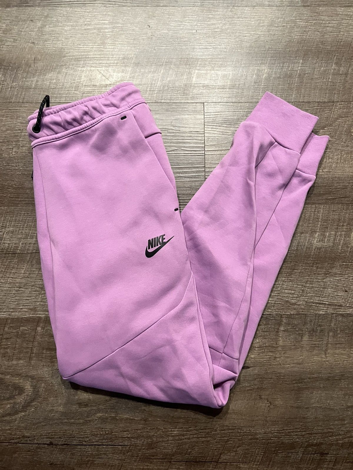 image of Nike Tech Fleece Jogger Sweats Size Men’S Small in Violet Shock, Men's