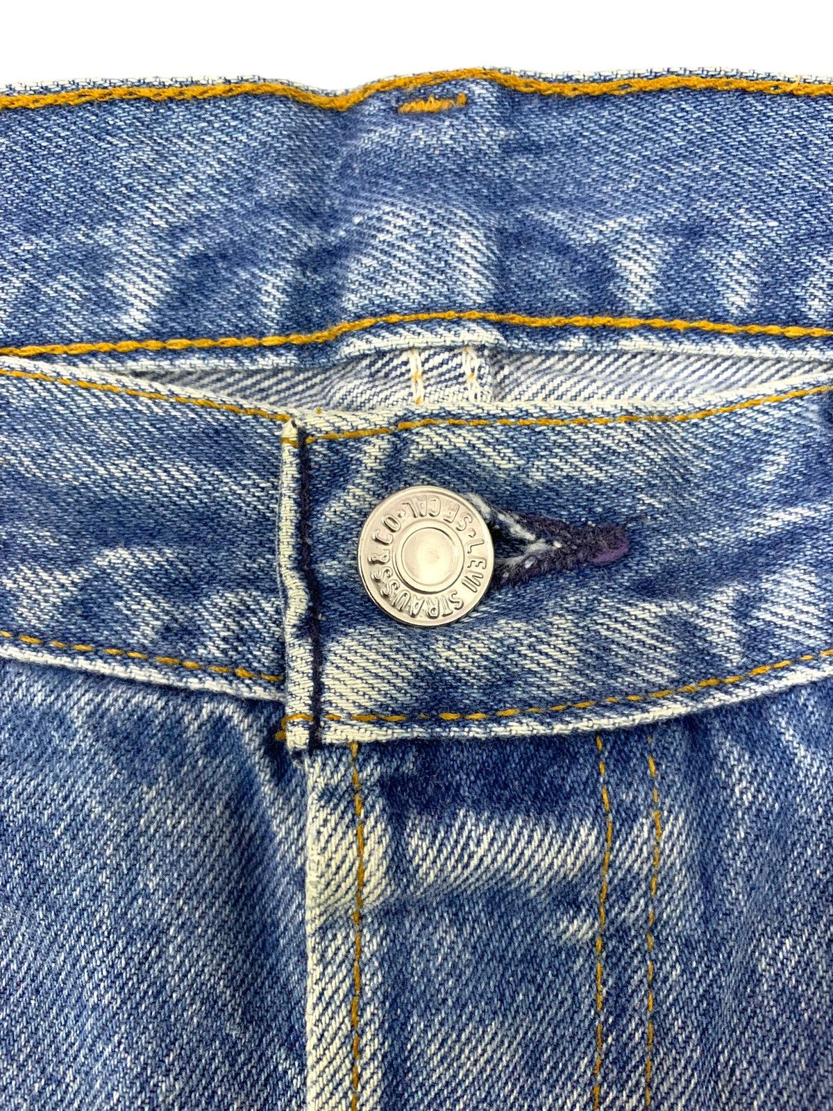 Levi's Vintage Clothing Vintage 90s Levis 501xx Distressed Jeans Size US 35 - 6 Thumbnail