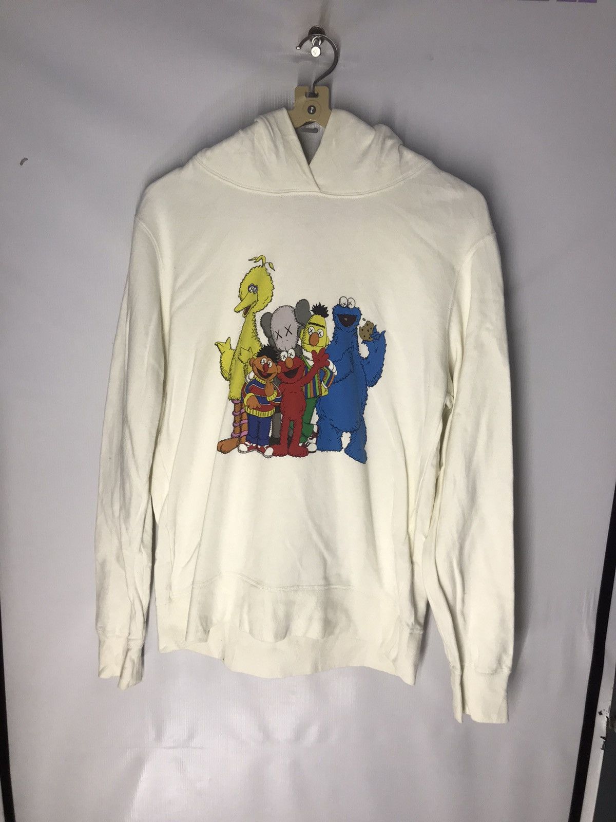 Kaws × Uniqlo Uniqlo x kaws x sasame street hoodie pullover Size US M / EU 48-50 / 2 - 7 Thumbnail