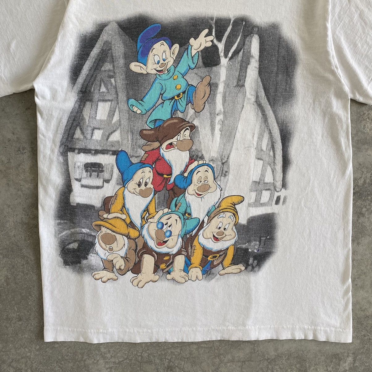 Disney Vintage 90’s Snow White and The Seven Dwarfs Disney T-shirt Size US XL / EU 56 / 4 - 4 Thumbnail