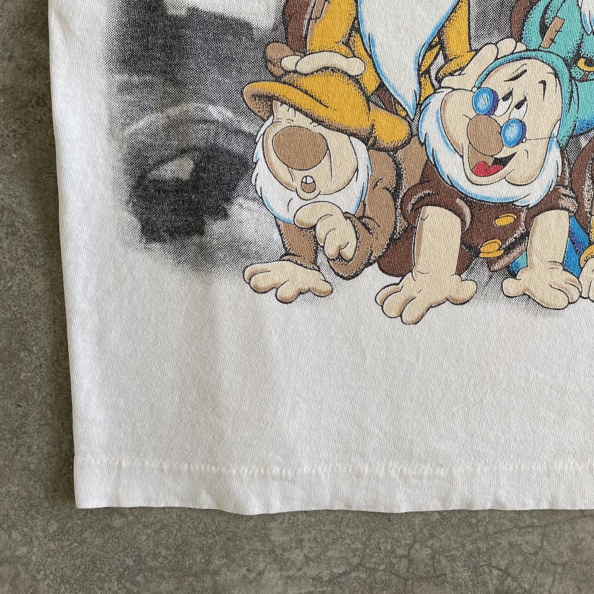 Disney Vintage 90’s Snow White and The Seven Dwarfs Disney T-shirt Size US XL / EU 56 / 4 - 7 Thumbnail