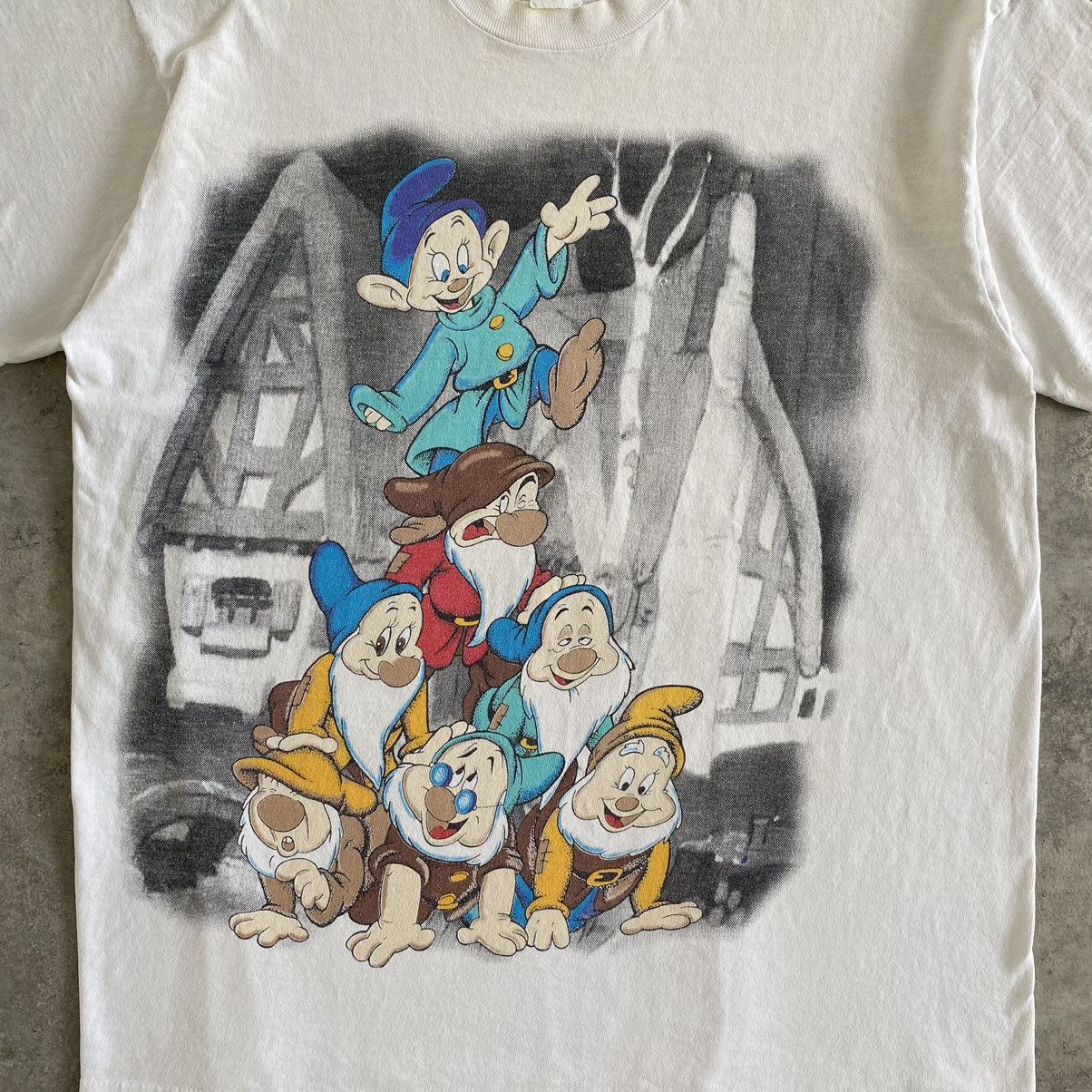 Disney Vintage 90’s Snow White and The Seven Dwarfs Disney T-shirt Size US XL / EU 56 / 4 - 5 Thumbnail