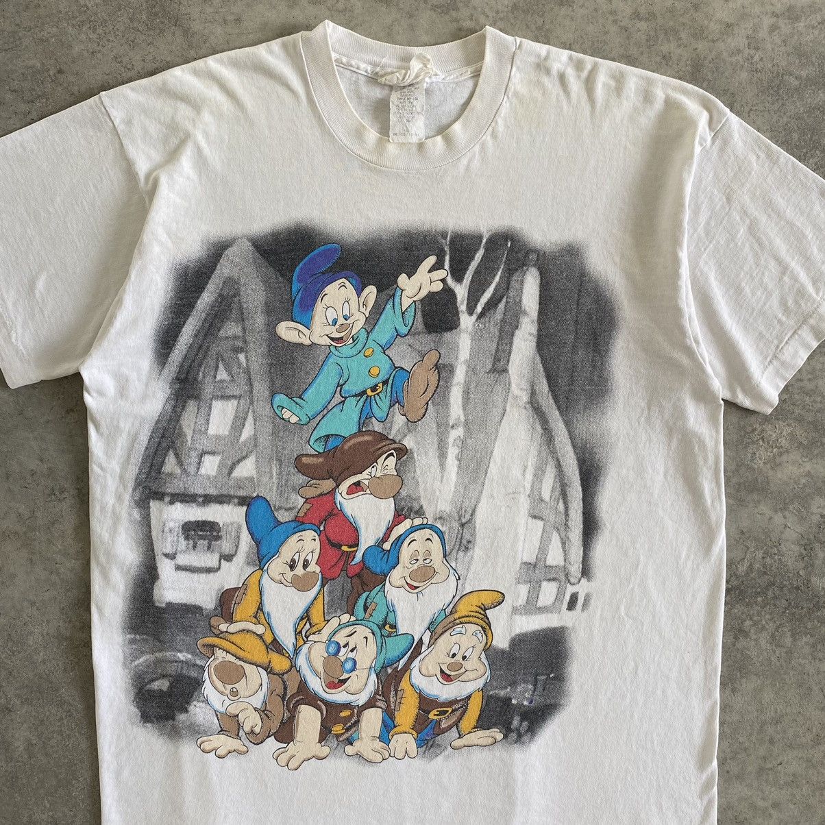 Disney Vintage 90’s Snow White and The Seven Dwarfs Disney T-shirt Size US XL / EU 56 / 4 - 3 Thumbnail