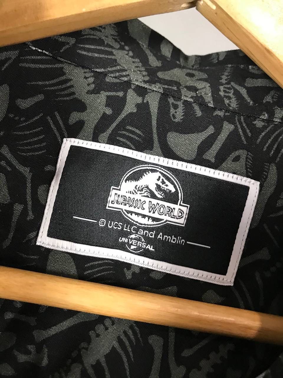 Universal Studios Jurassic World Universal studios movie monogram shirt Size US L / EU 52-54 / 3 - 4 Thumbnail