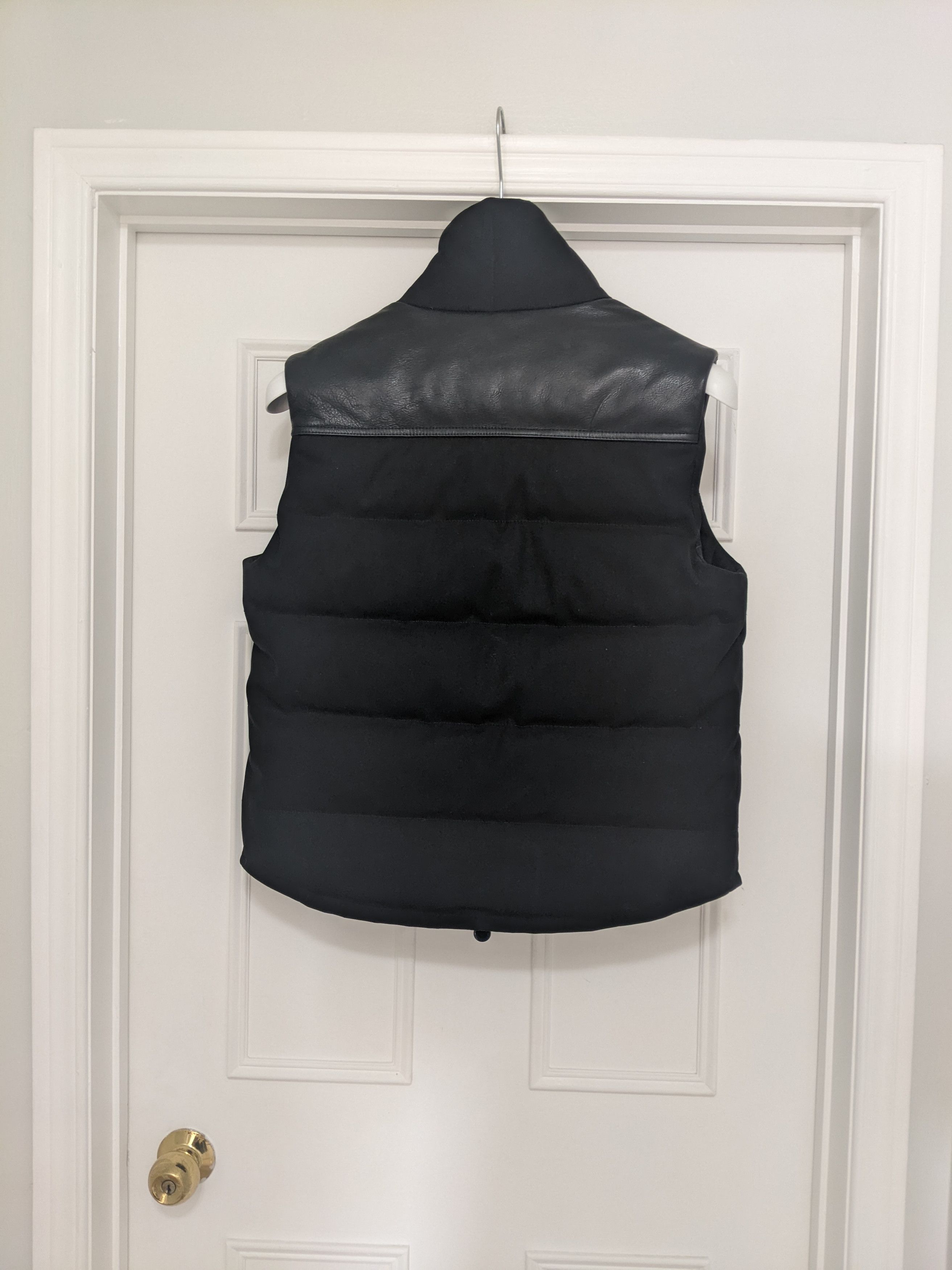 Moncler Moncler x Pharrell Black Leather Vest Size 0 / XS GRAIL Size US XS / EU 42 / 0 - 2 Thumbnail