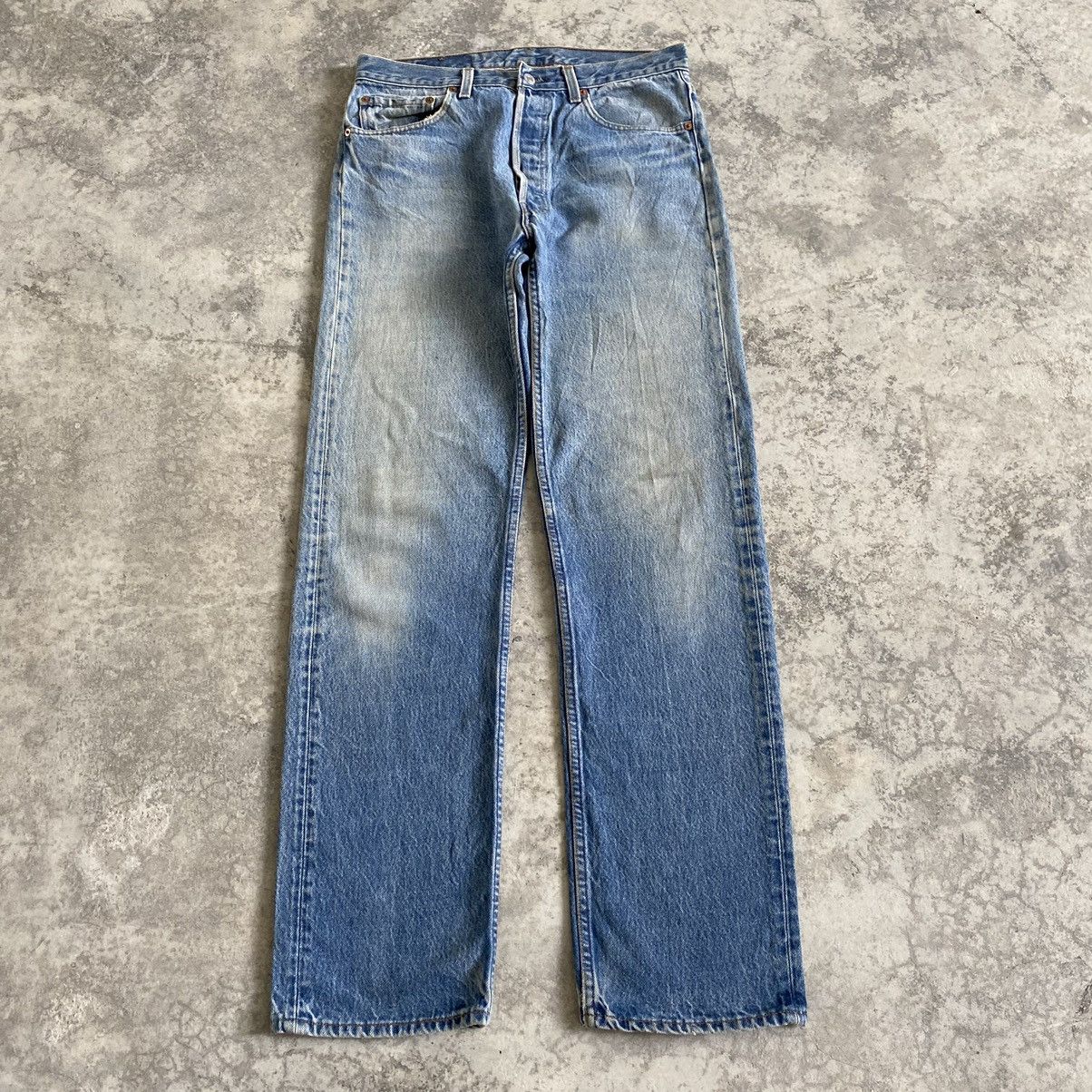 image of Levis x Vintage 1995 Levi's 501 Faded Stonewashed Blue Denim Jeans in Stonewash Blue (Size 32)