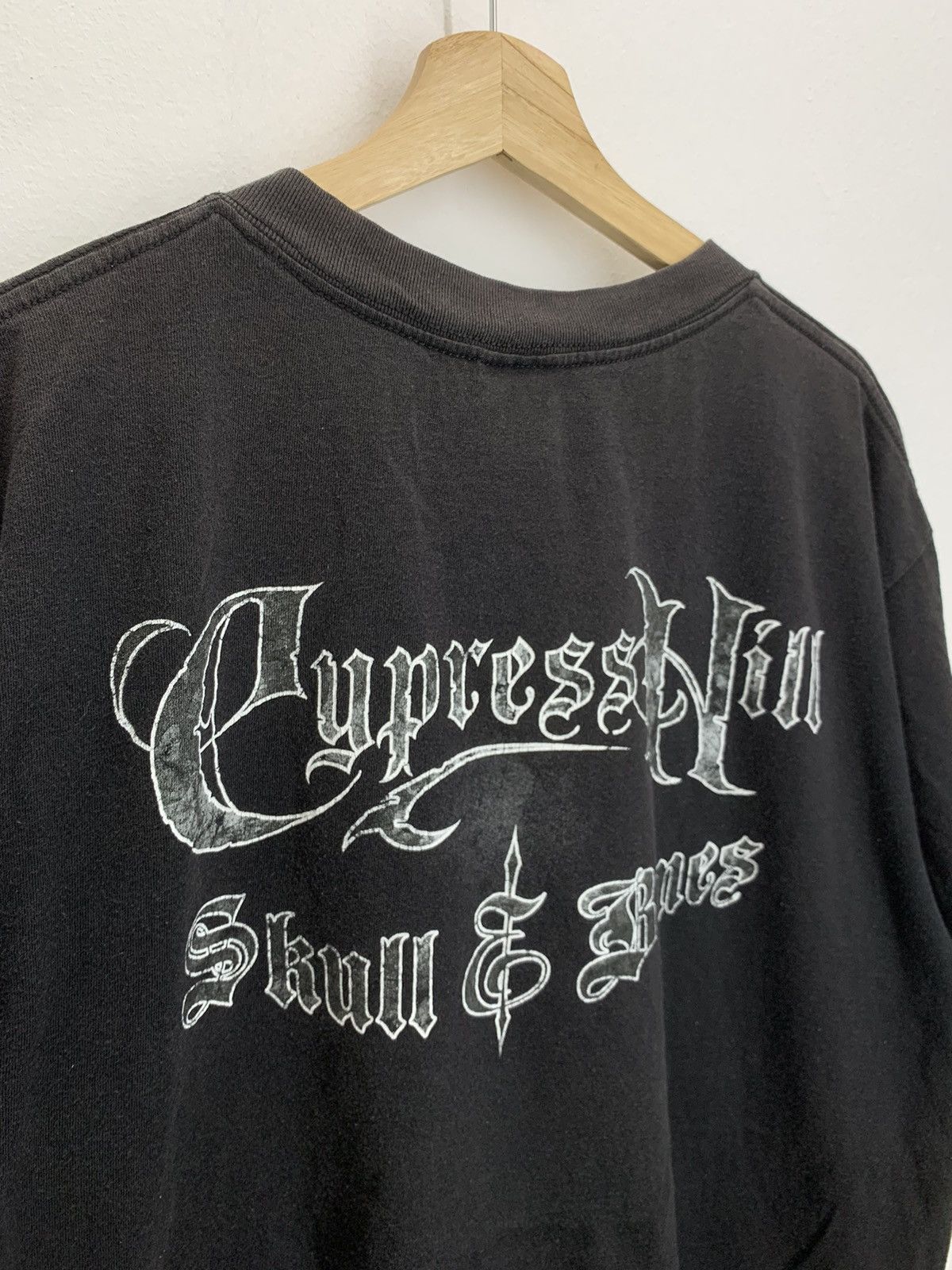 Rap Tees Vintage 90s Rapper Cypress Hill Skull & Bones Faded Tshirt Size US XL / EU 56 / 4 - 2 Thumbnail