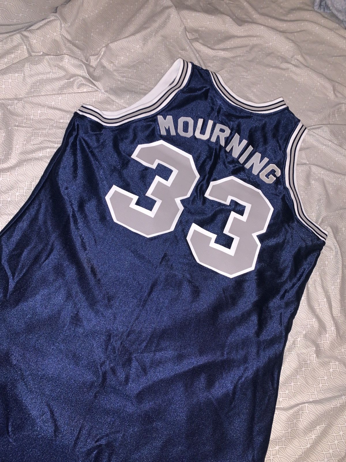 NBA Vintage Alonzo Mourning Georgetown Jersey Size US L / EU 52-54 / 3 - 3 Thumbnail