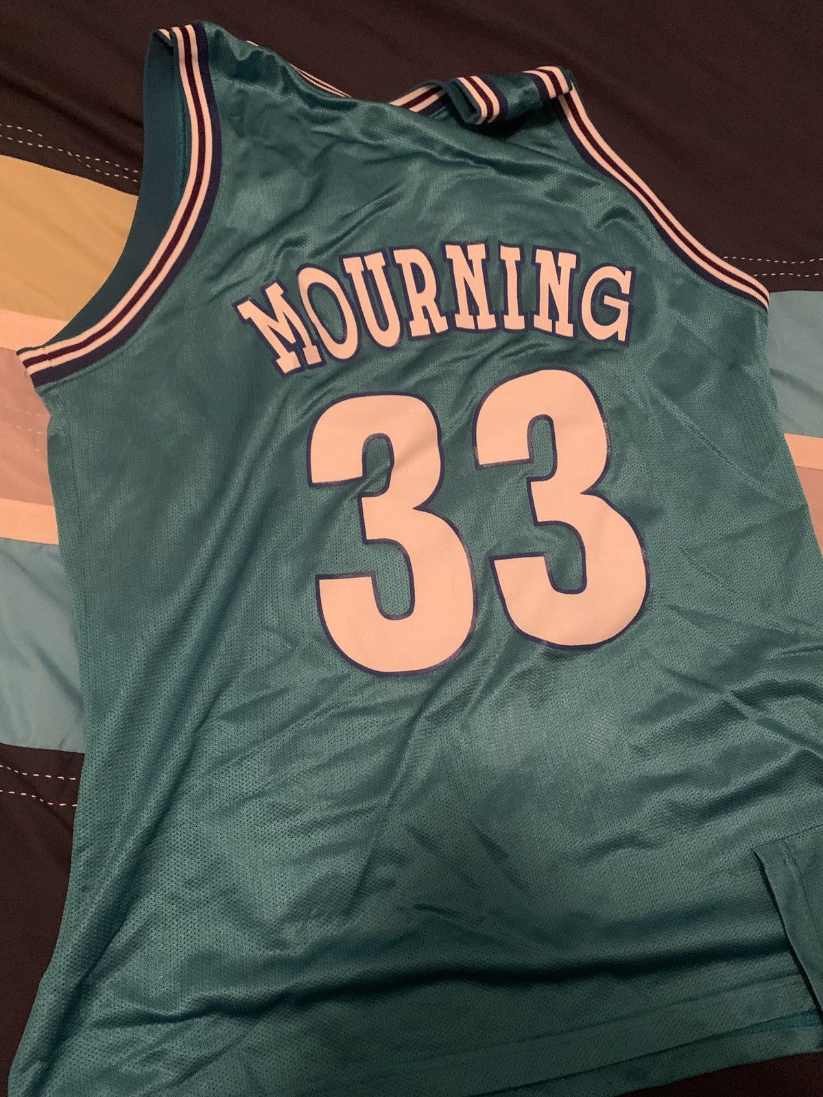 Champion Vintage Alonzo Mourning Charlotte Basketball Jersey Size 44 Size US XL / EU 56 / 4 - 3 Thumbnail