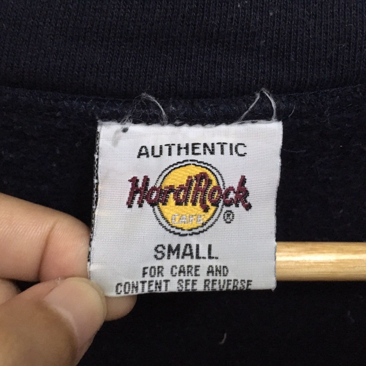 Hard Rock Cafe × Vintage HARD ROCK CAFE YOKOHAMA SMALL LOGO EMBROIDERY SWEATSHIRT Size US L / EU 52-54 / 3 - 3 Thumbnail