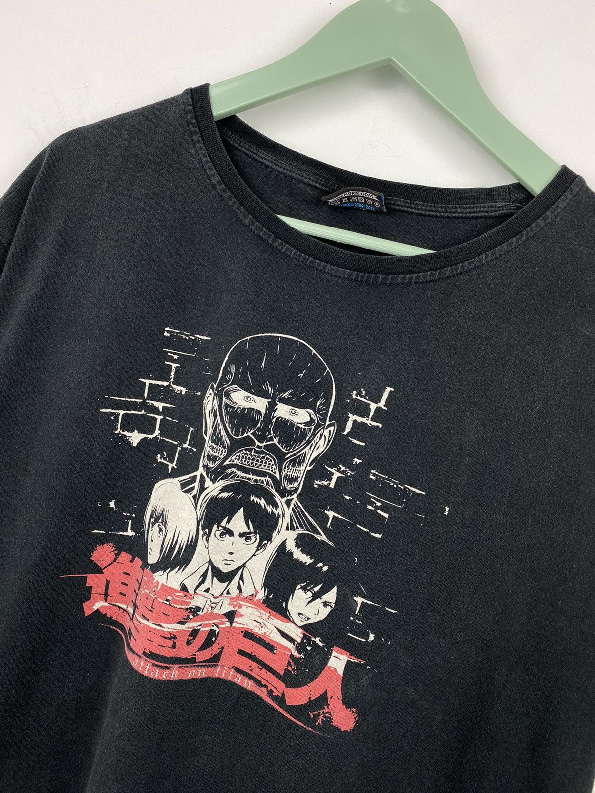 Anime Attack on Titan Y2K Manga T Shirt Piece Naruto Death Note Size US XL / EU 56 / 4 - 2 Thumbnail