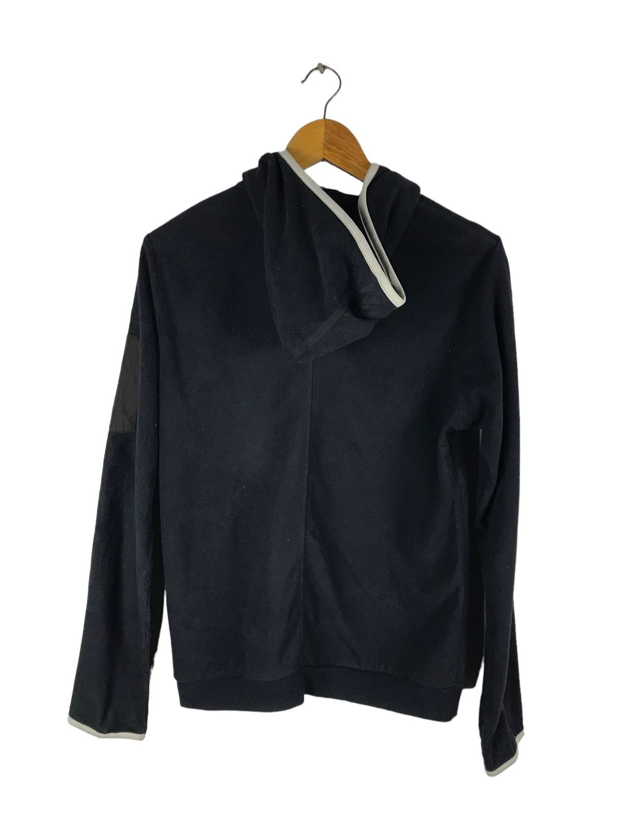 Jun Takahashi × Undercover × Uniqlo 🔥SALE🔥UNIQLO X UNDERCOVER HOODIE Size US M / EU 48-50 / 2 - 2 Thumbnail