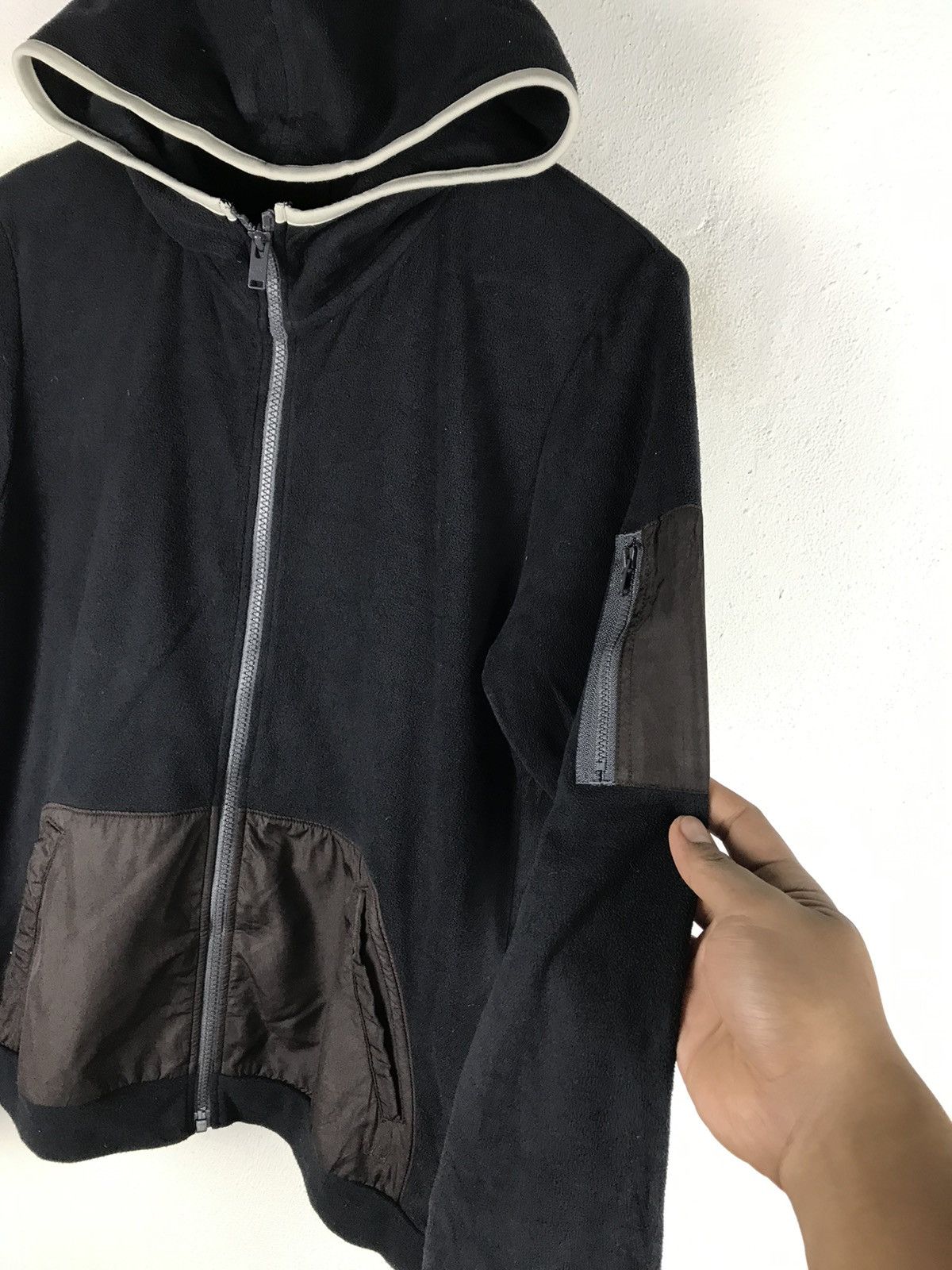 Jun Takahashi × Undercover × Uniqlo 🔥SALE🔥UNIQLO X UNDERCOVER HOODIE Size US M / EU 48-50 / 2 - 6 Thumbnail