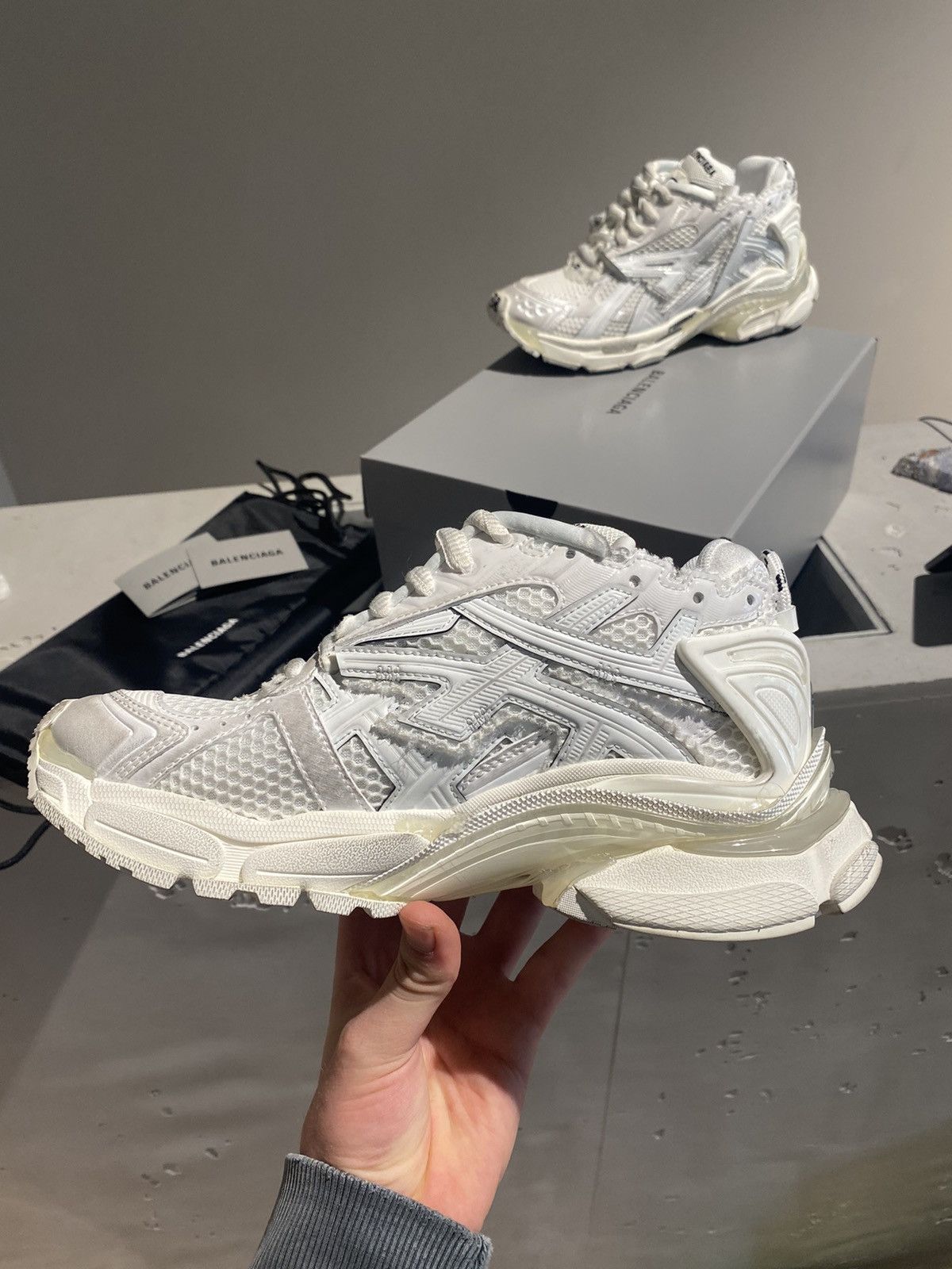 Balenciaga BNWT Balenciaga Runner Sneaker Size US 9 / IT 39 - 3 Thumbnail