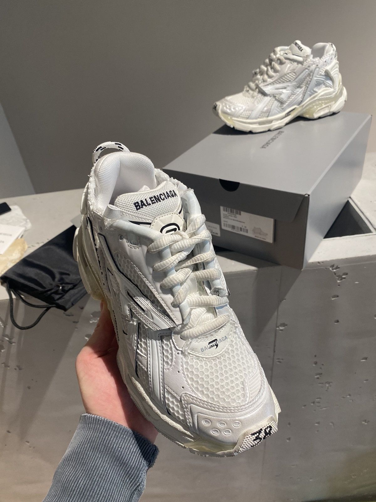 Balenciaga BNWT Balenciaga Runner Sneaker Size US 9 / IT 39 - 2 Thumbnail