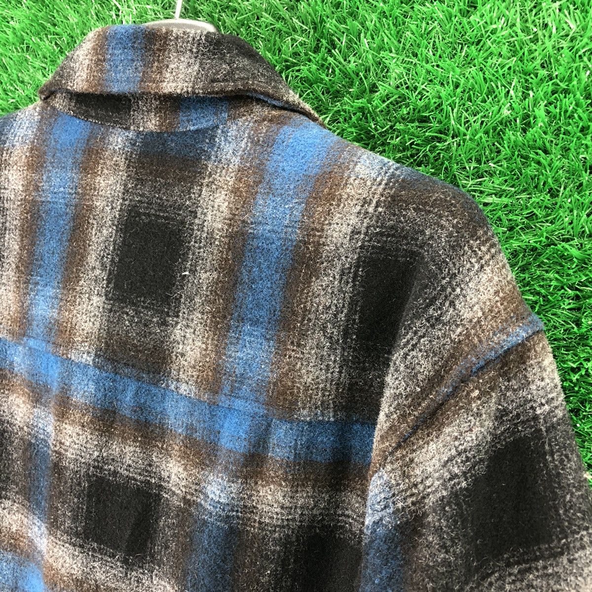 Uniqlo Uniqlo Wool Flannel Shadow Plaid Checker Quilted Lining Size US L / EU 52-54 / 3 - 5 Thumbnail