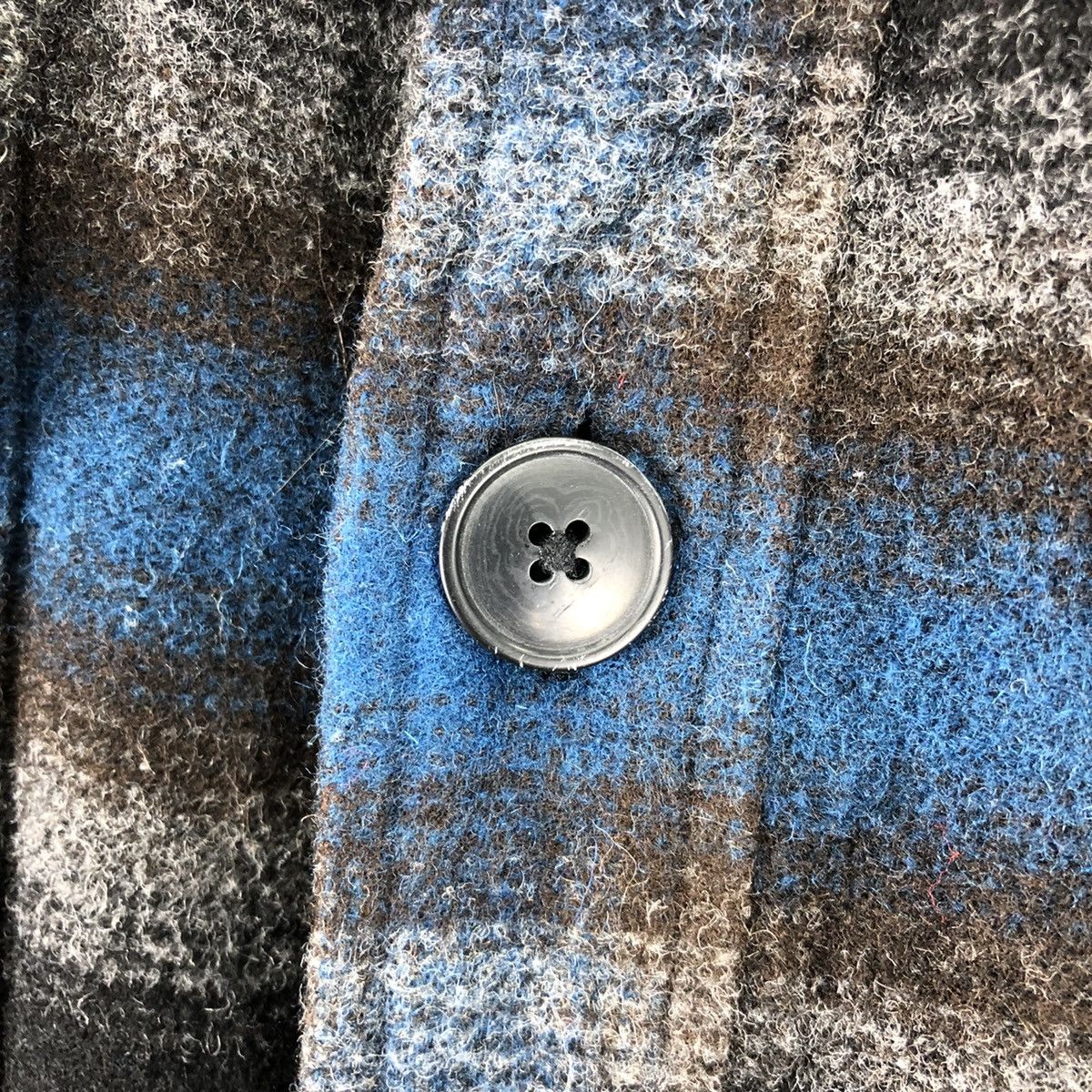 Uniqlo Uniqlo Wool Flannel Shadow Plaid Checker Quilted Lining Size US L / EU 52-54 / 3 - 8 Thumbnail