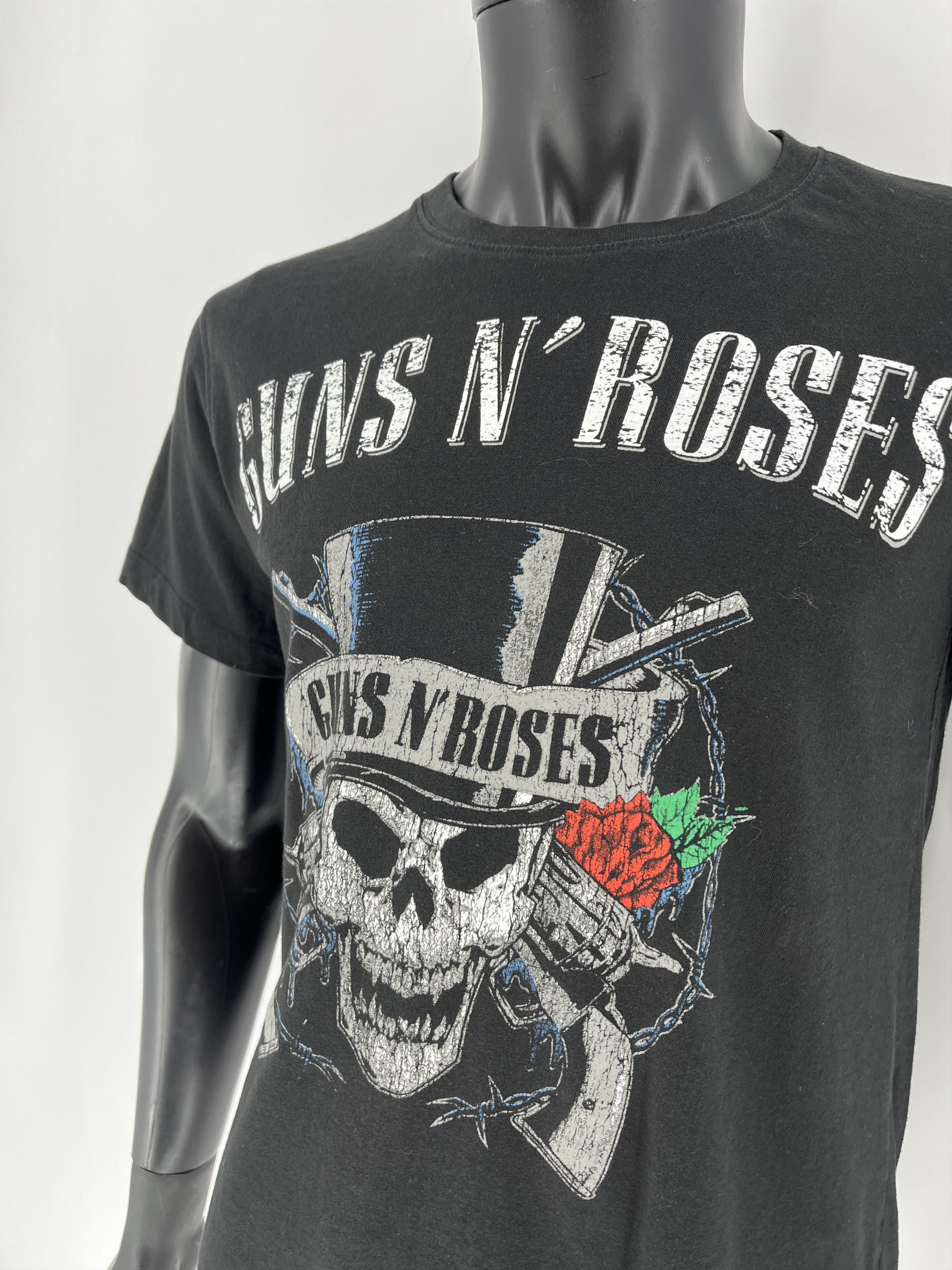 Band Tees × Vintage Vintage Y2K Guns And Roses Tee Band Rock Metal Streetwear Size US S / EU 44-46 / 1 - 7 Thumbnail